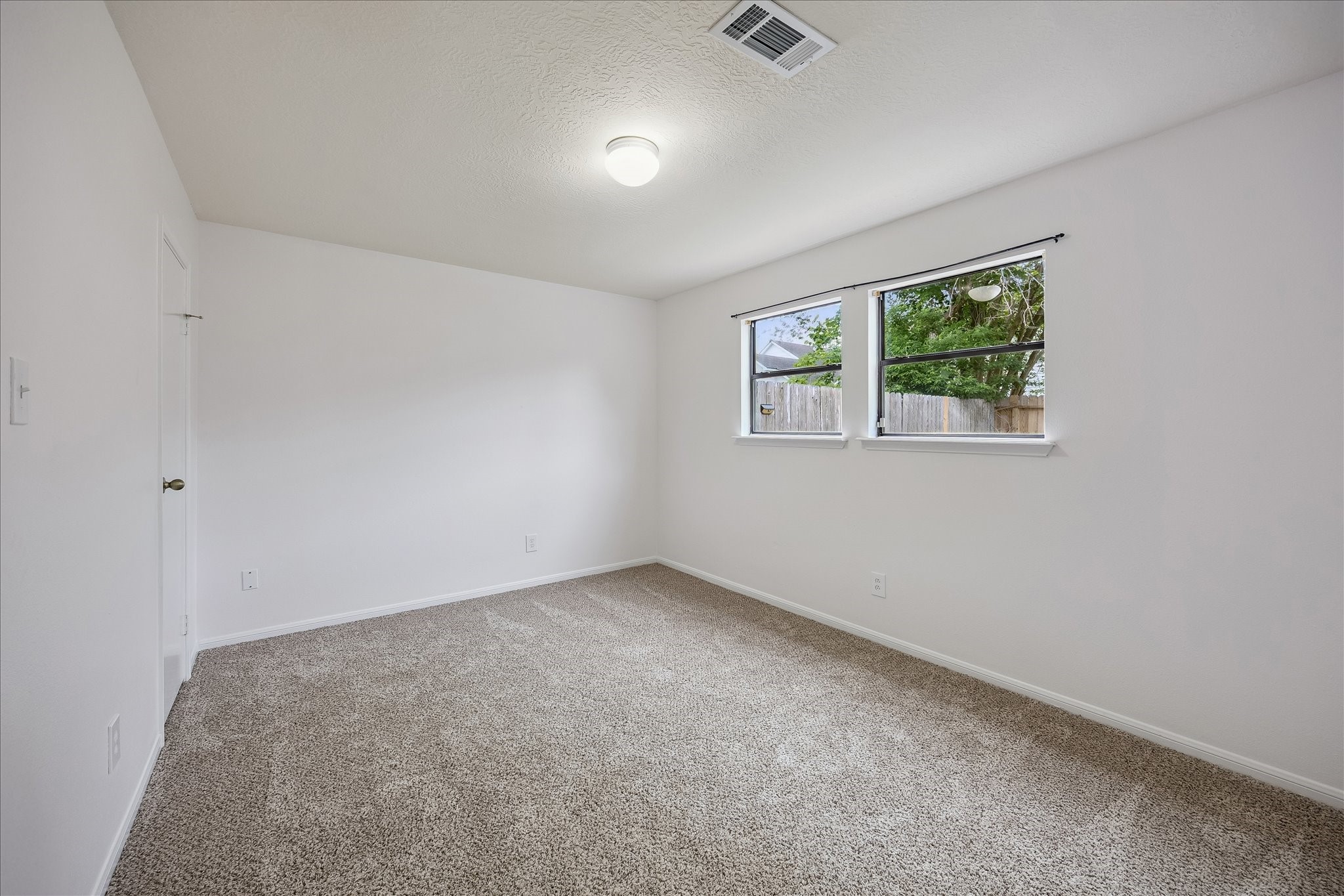 5813 Guadalupe Drive, Dickinson, TX 77539
