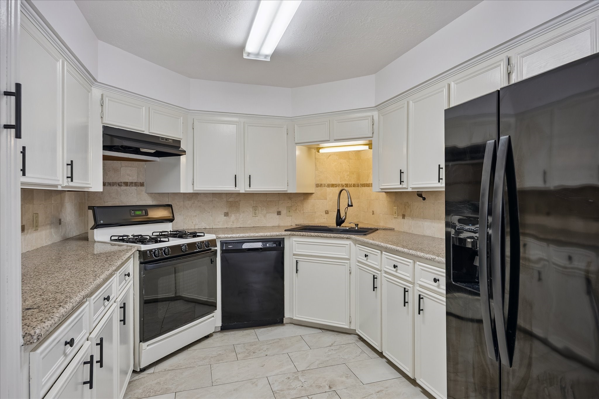 5813 Guadalupe Drive, Dickinson, TX 77539 5813 Guadalupe Drive, Dickinson, TX 77539