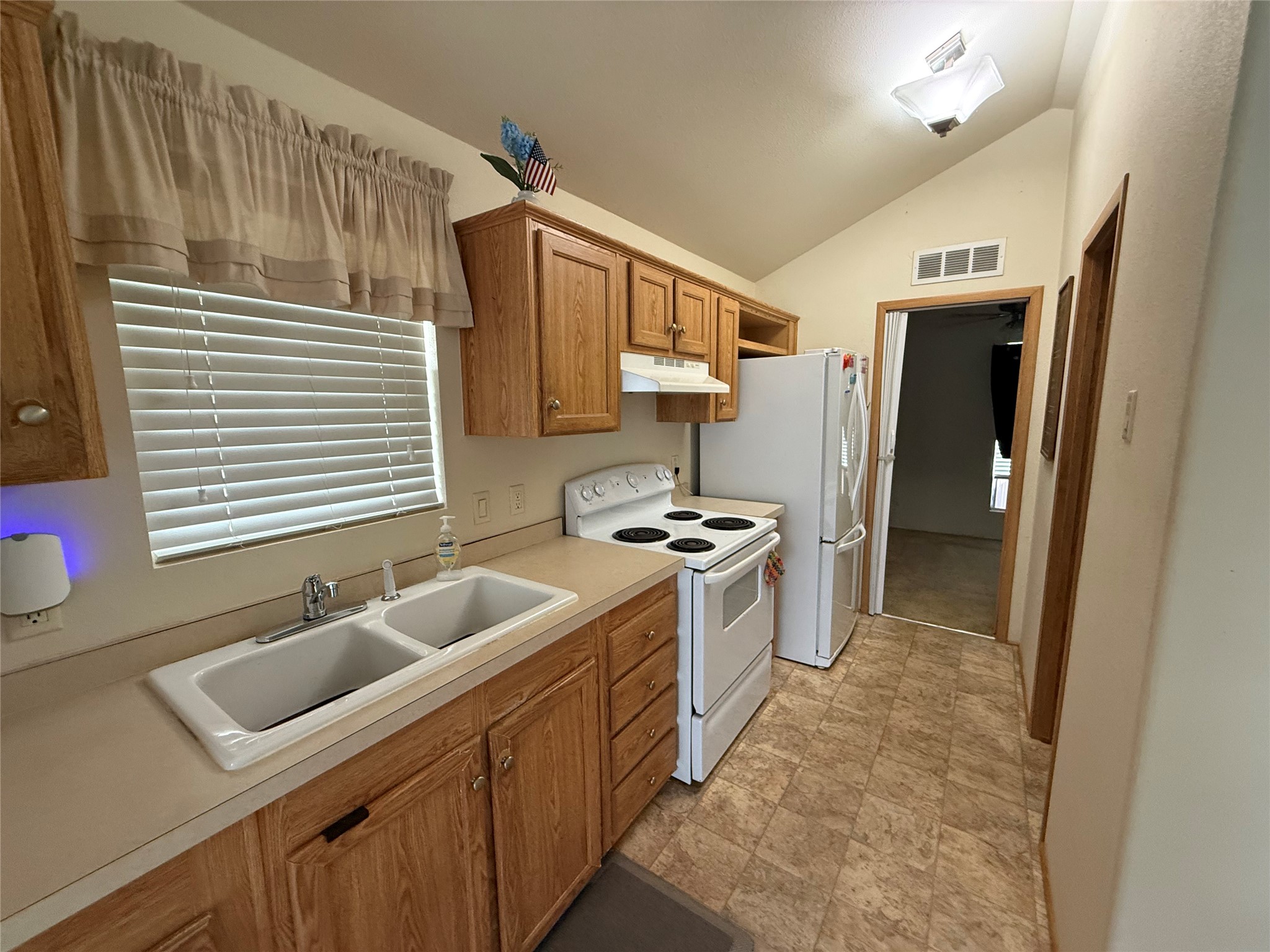 415 12th, San Leon, TX 77539