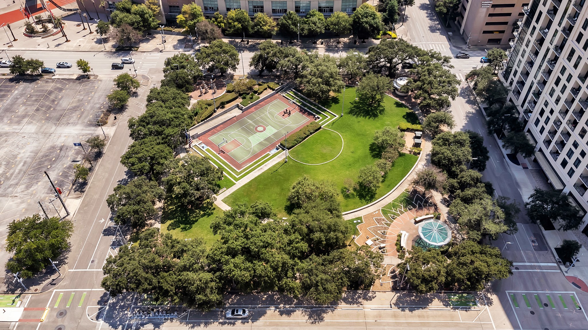 Nearby Downtown Houston attractions.
