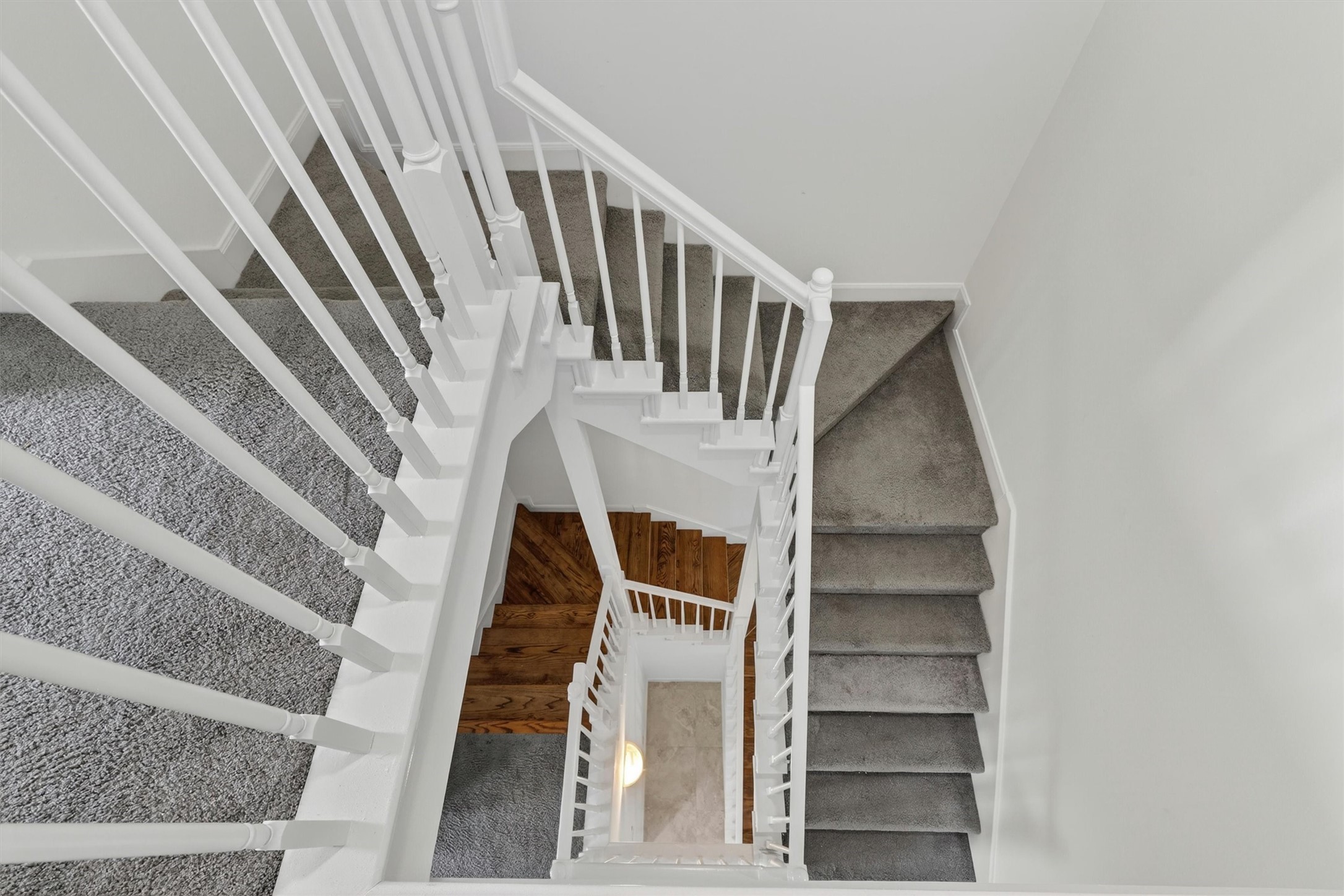 Modern staircase design creating an elegant architectural focal point.