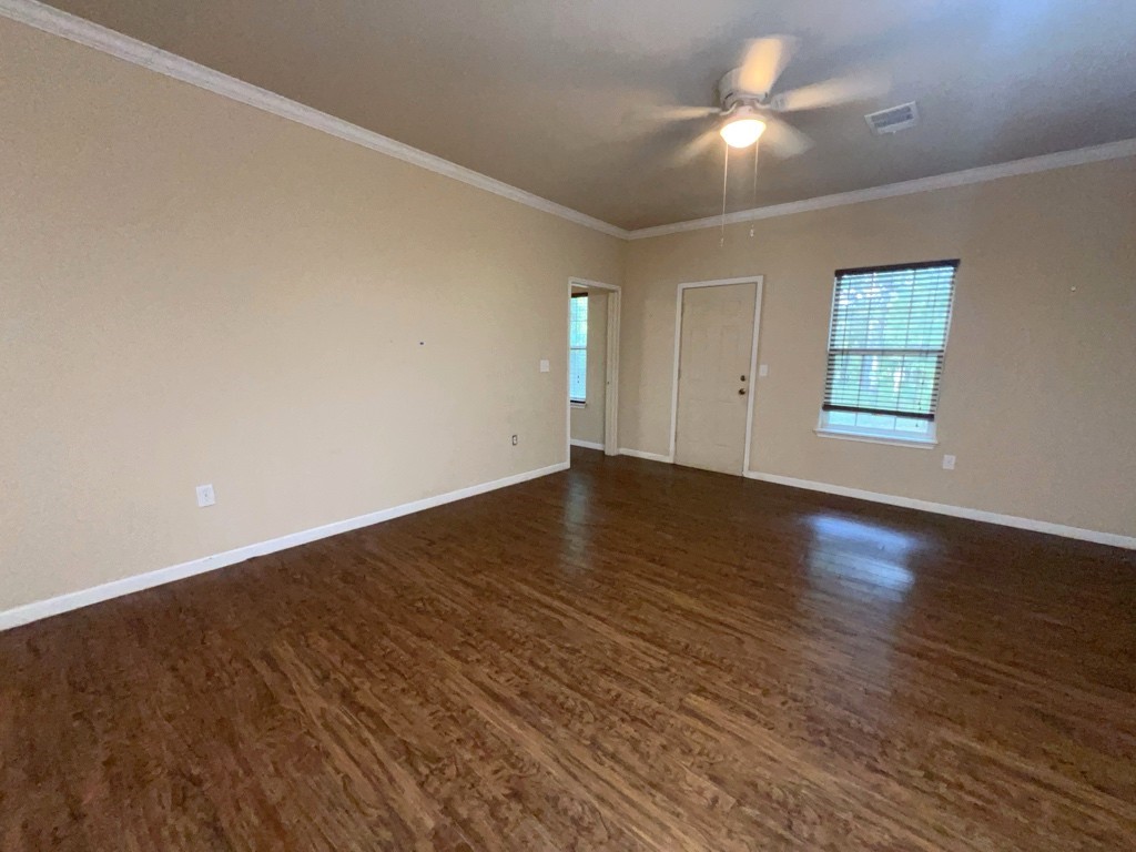 19666 Village Forest Drive, Montgomery, TX 77356