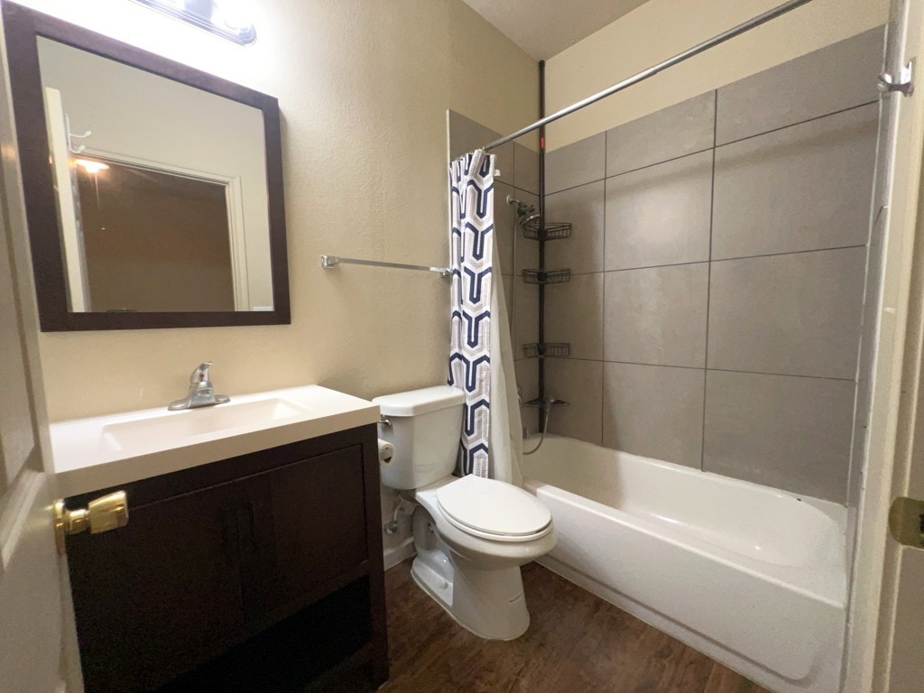 19666 Village Forest Drive, Montgomery, TX 77356