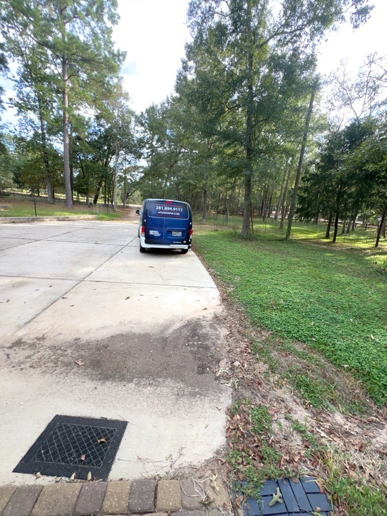 19666 Village Forest Drive, Montgomery, TX 77356