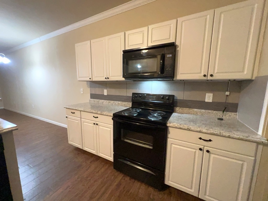 19666 Village Forest Drive, Montgomery, TX 77356