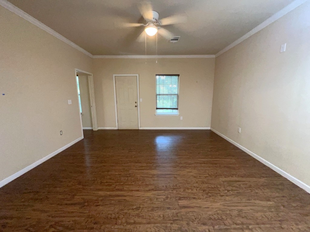 19666 Village Forest Drive, Montgomery, TX 77356