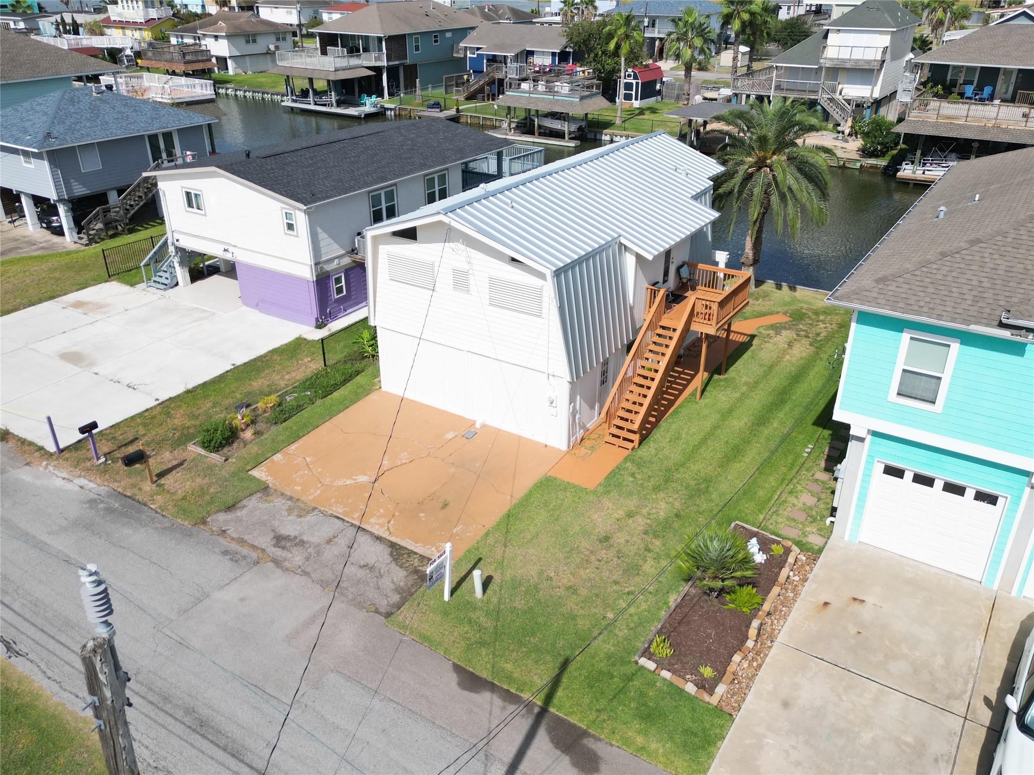 88 Tarpon Street, Bayou Vista, TX 77563