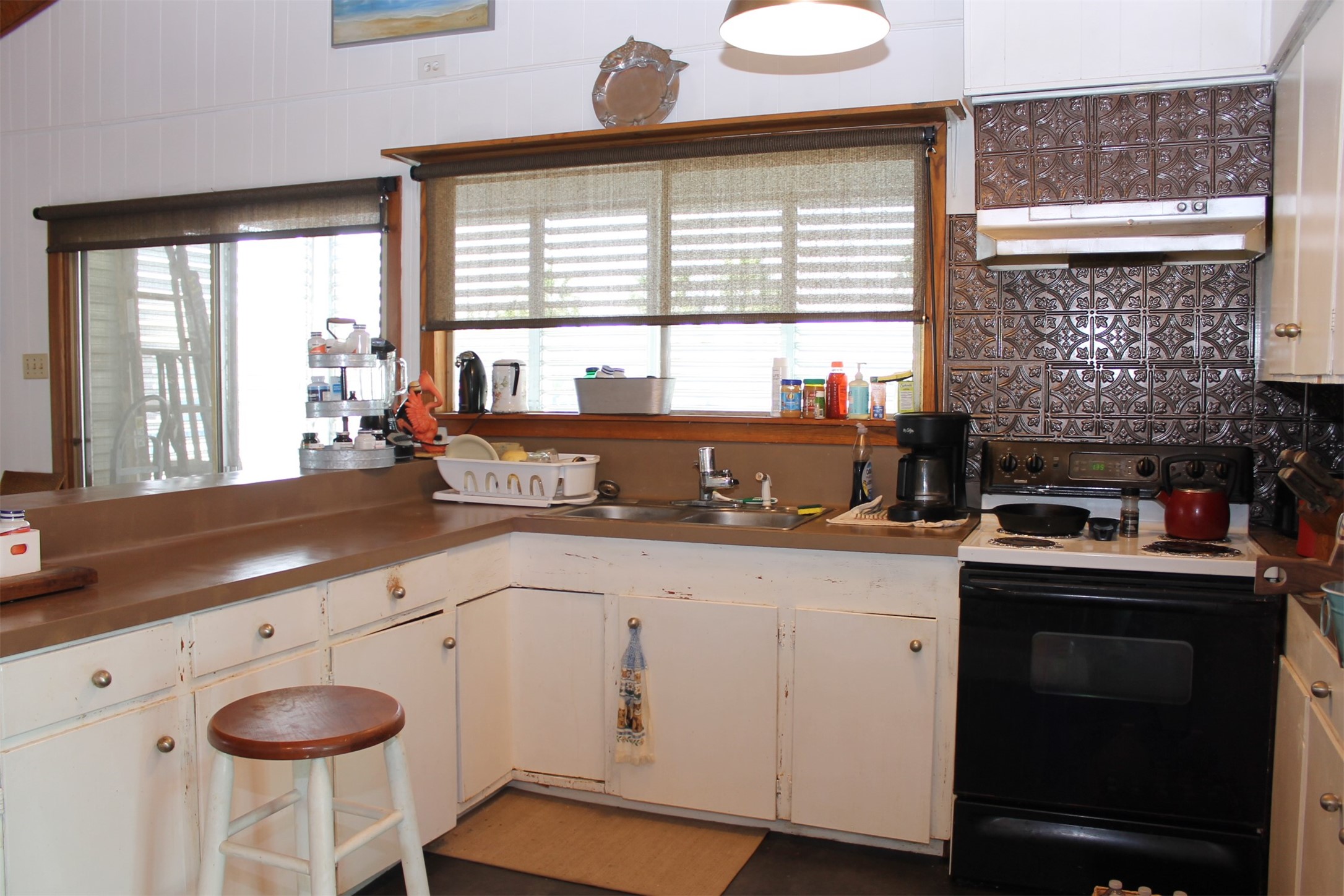 88 Tarpon Street, Bayou Vista, TX 77563