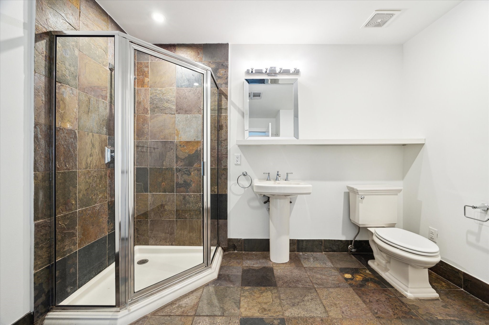Full bathroom located on the 2nd floor.