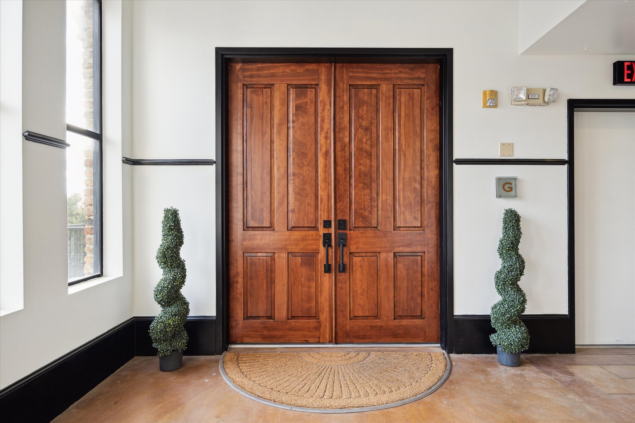 Welcome to 1716 Washington Avenue Unit 112.
