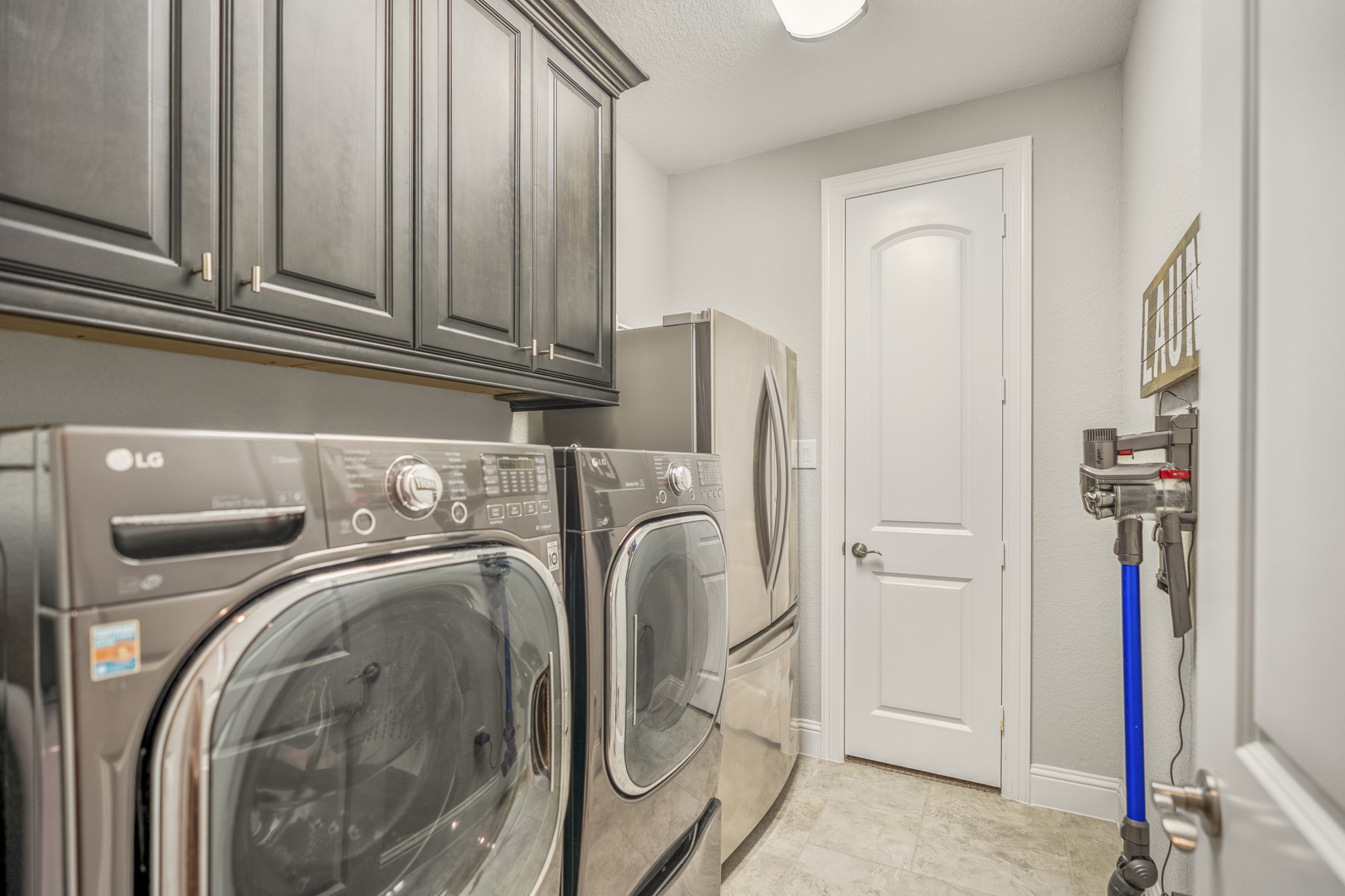 219 Chirping Squirrel Court, Pinehurst, TX 77362