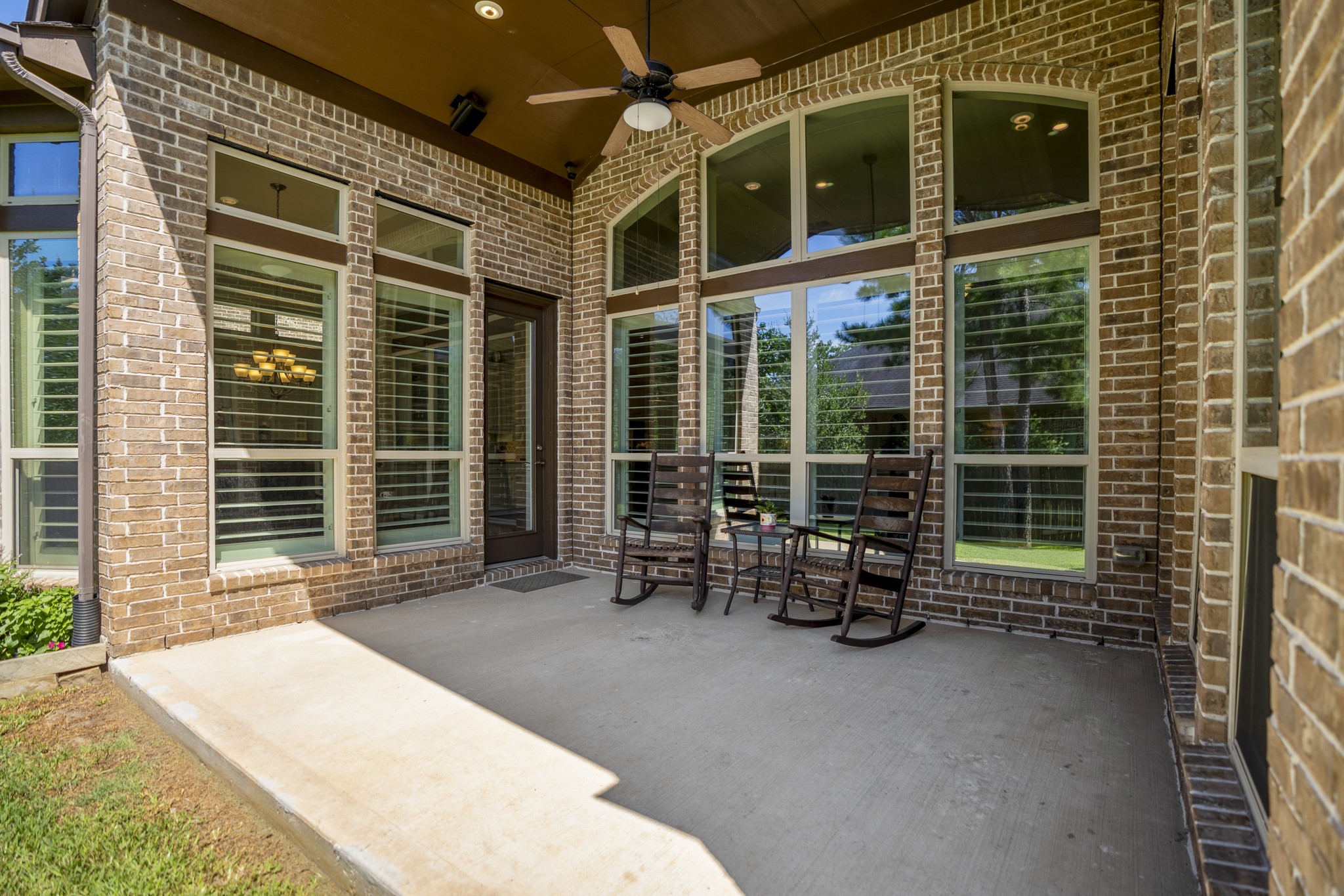 219 Chirping Squirrel Court, Pinehurst, TX 77362