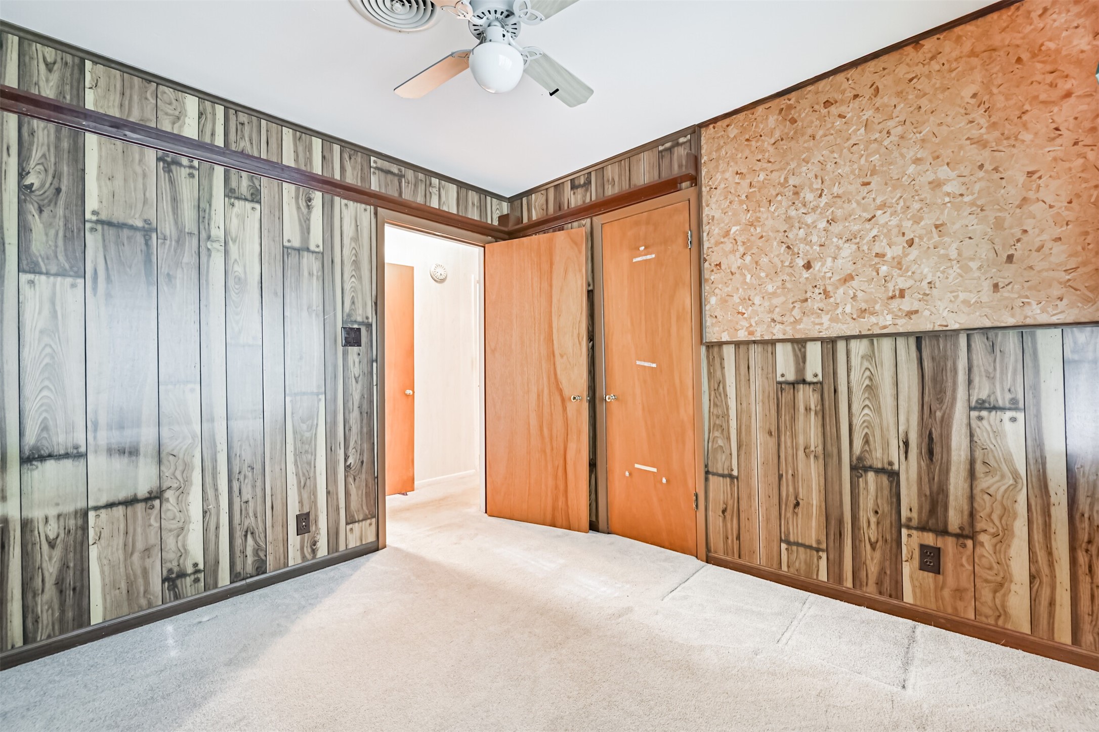 128 Forest Oaks Lane, Lake Jackson, TX 77566