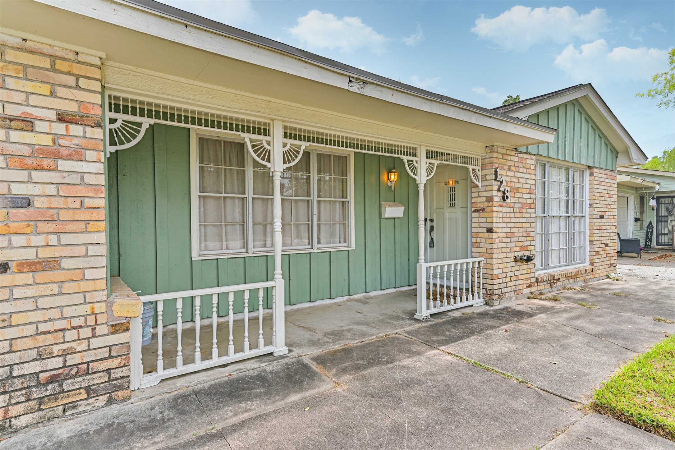 128 Forest Oaks Lane, Lake Jackson, TX 77566 128 Forest Oaks Lane, Lake Jackson, TX 77566