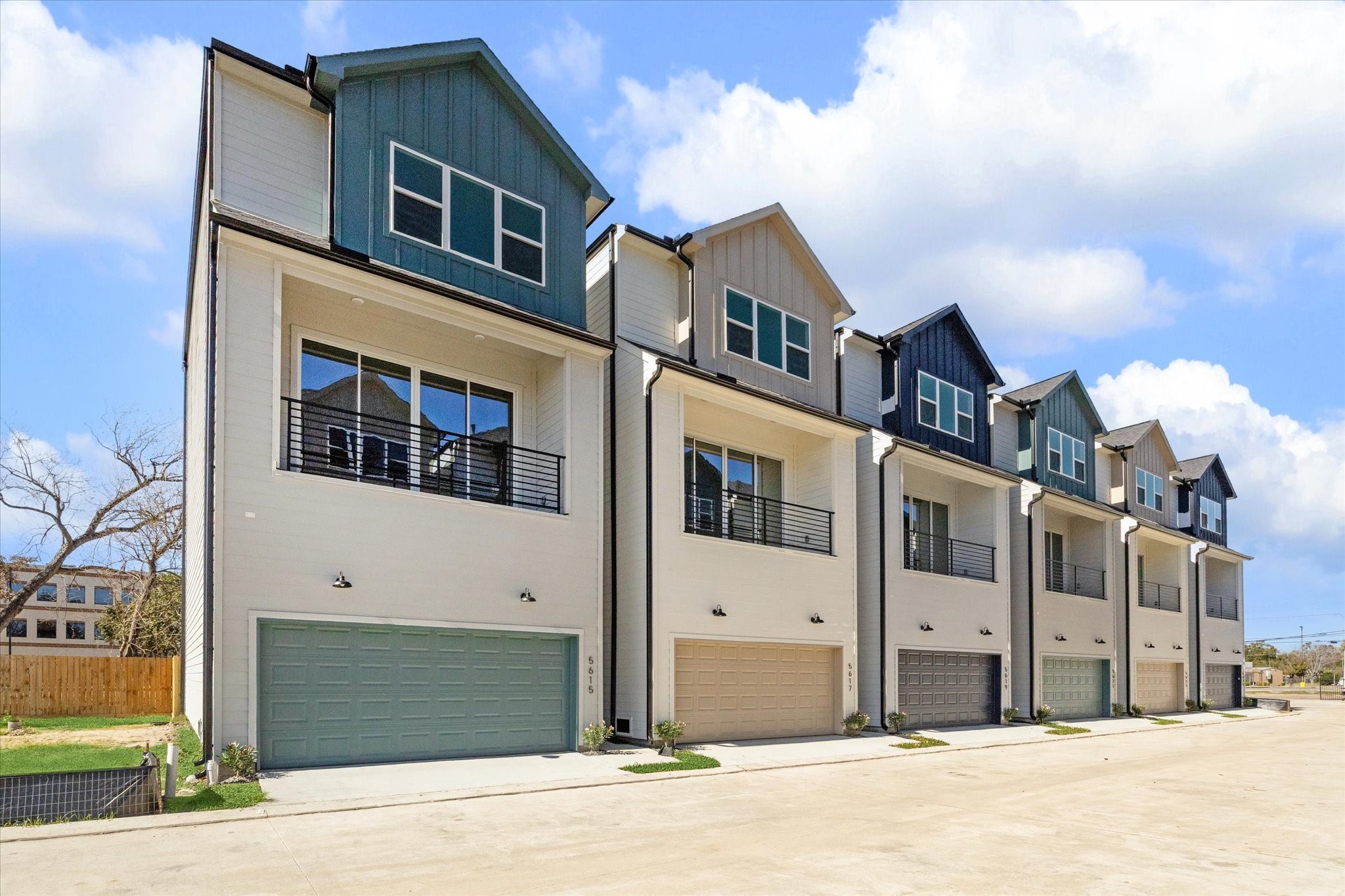5627 Camino Encantado Drive, Houston, TX 77091