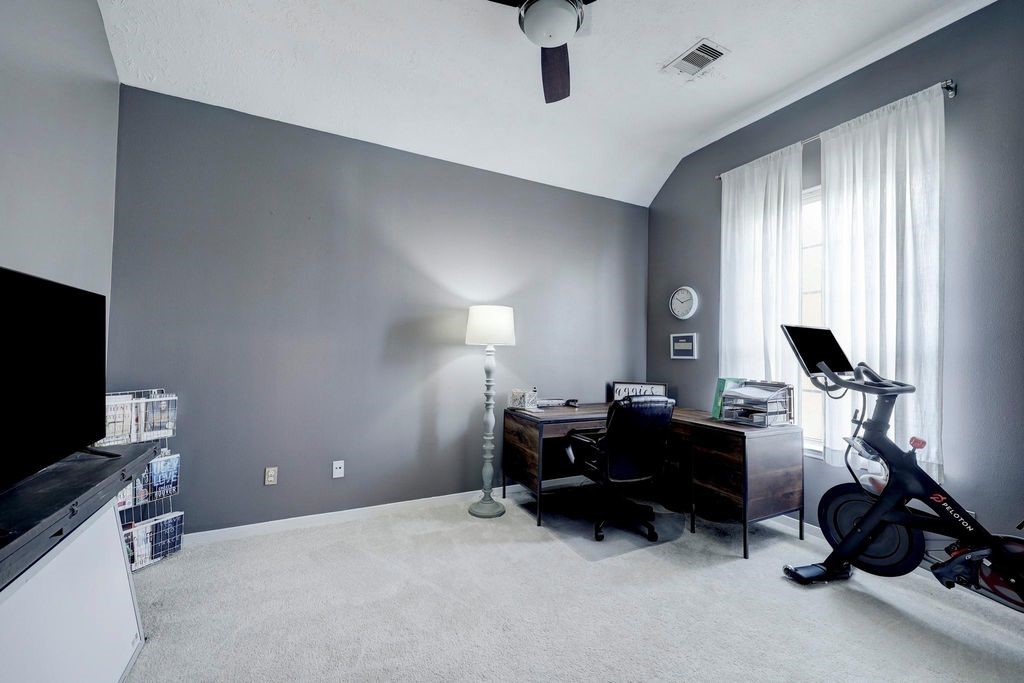 3323 Masters Point Drive, Houston, TX 77091