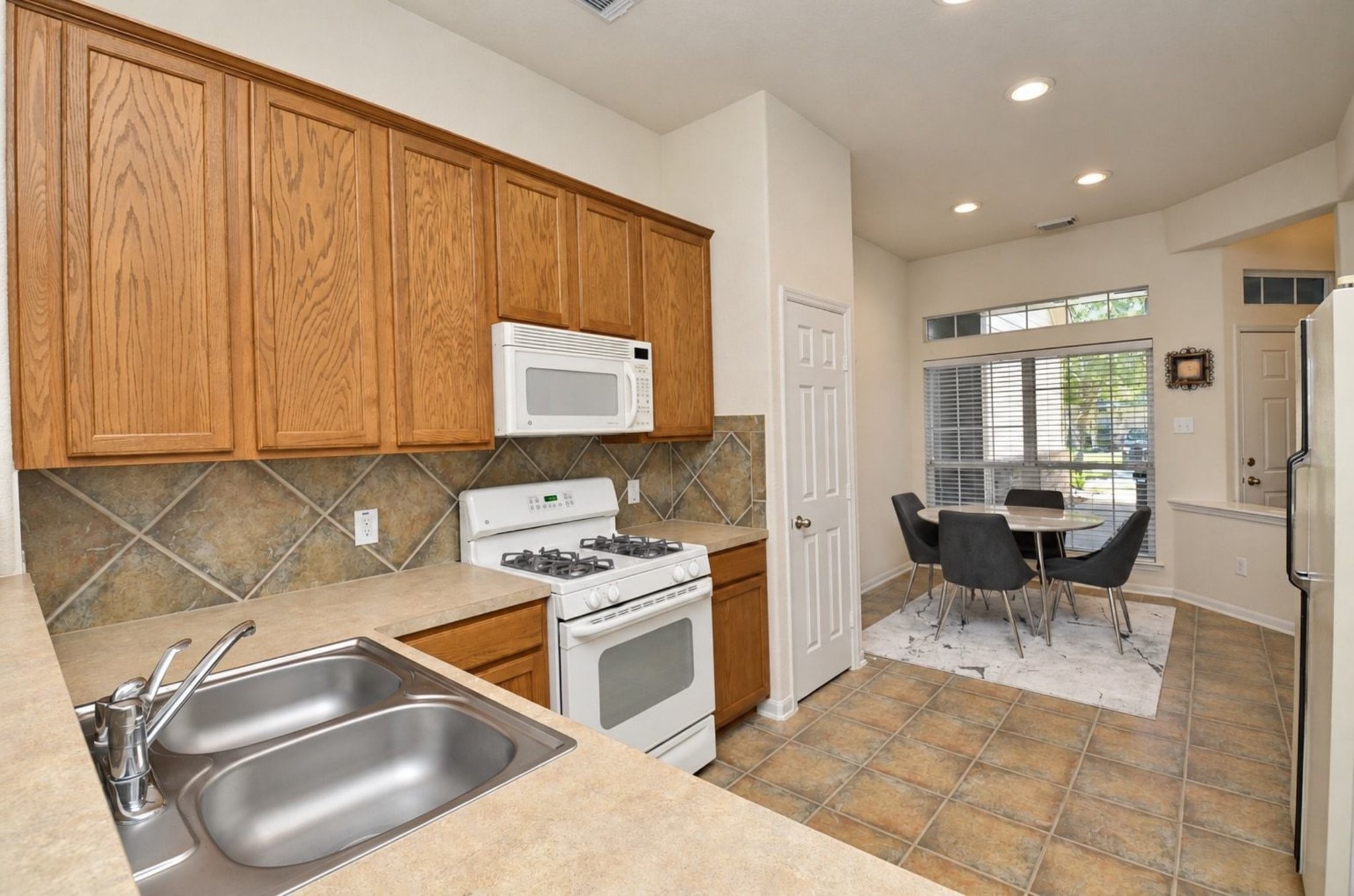 8959 Silent Willow Lane, Sugar Land, TX 77479