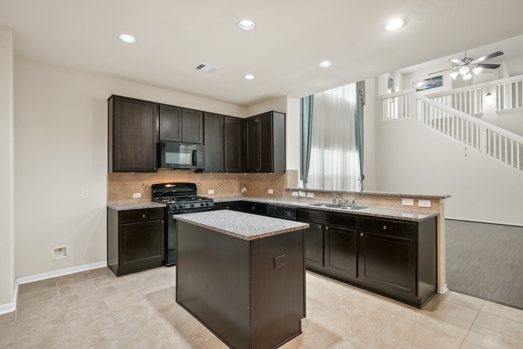 8306 Sunstone Court, Texas City, TX 77591