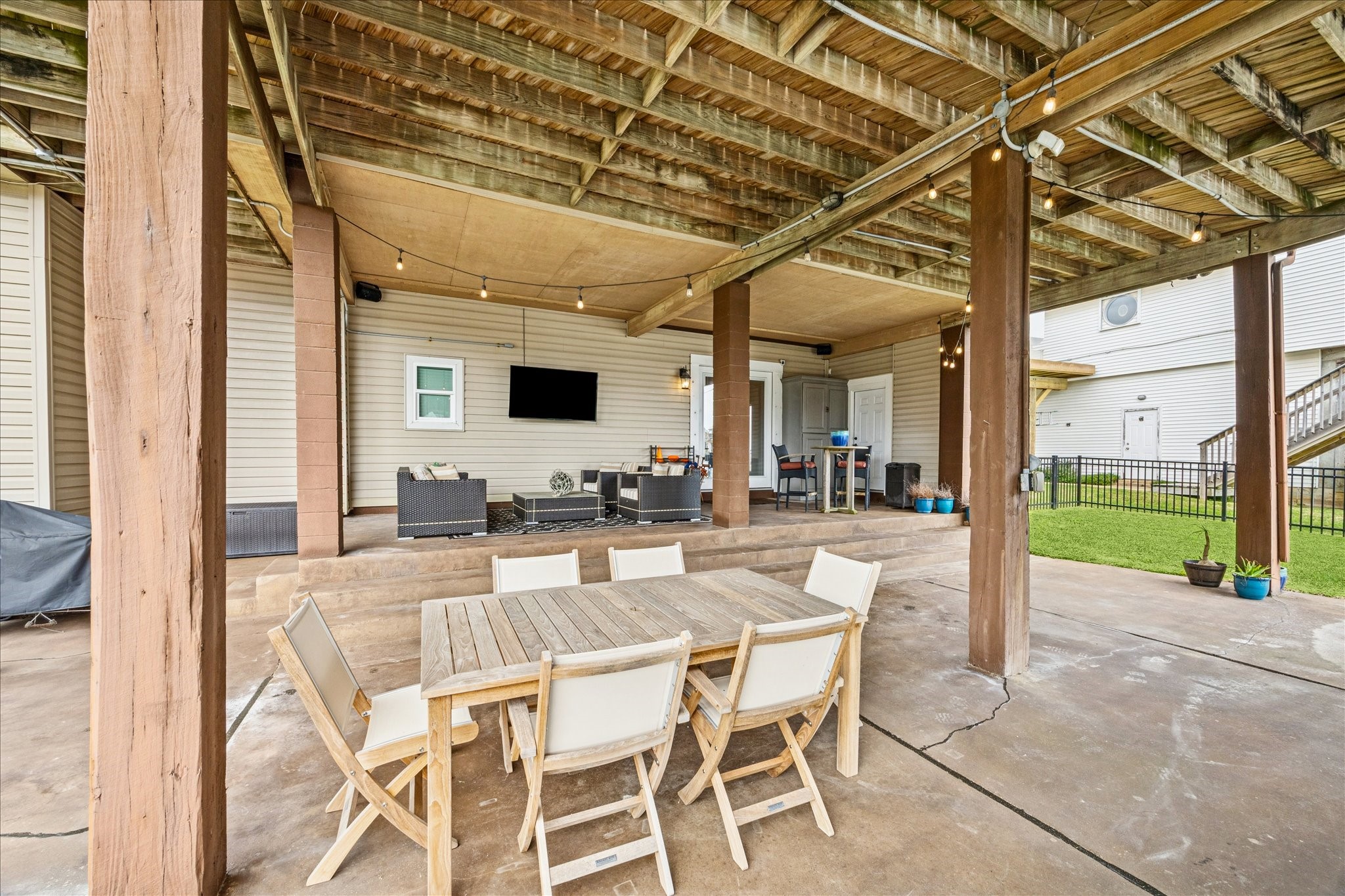 115 Bamaku Bend, Tiki Island, TX 77554 115 Bamaku Bend, Tiki Island, TX 77554