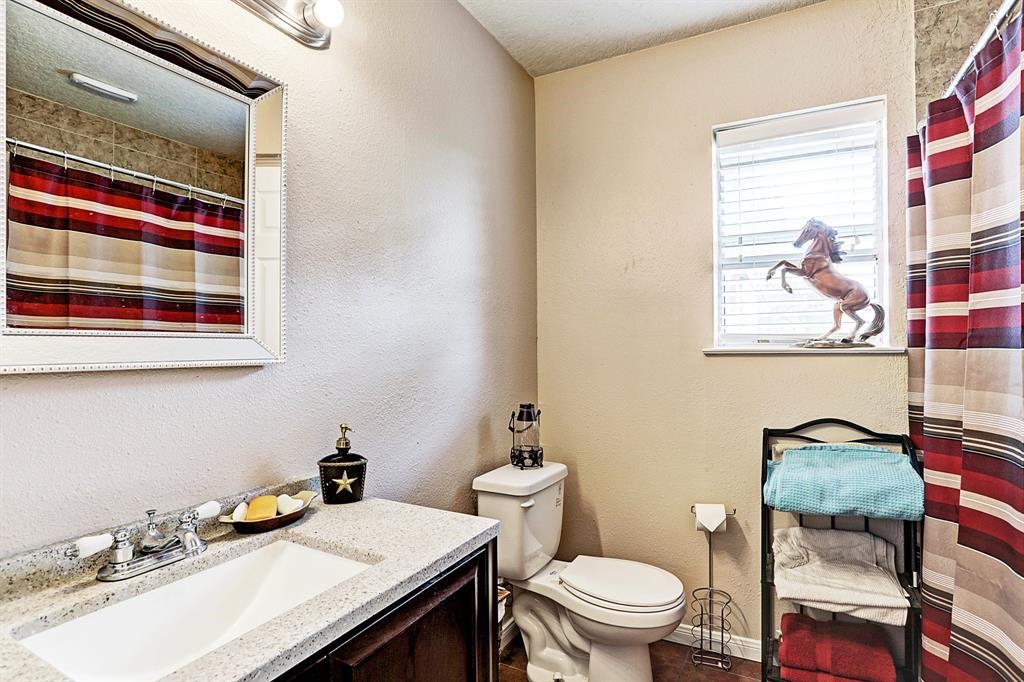 9028 Fm 2004 Road, Santa Fe, TX 77510