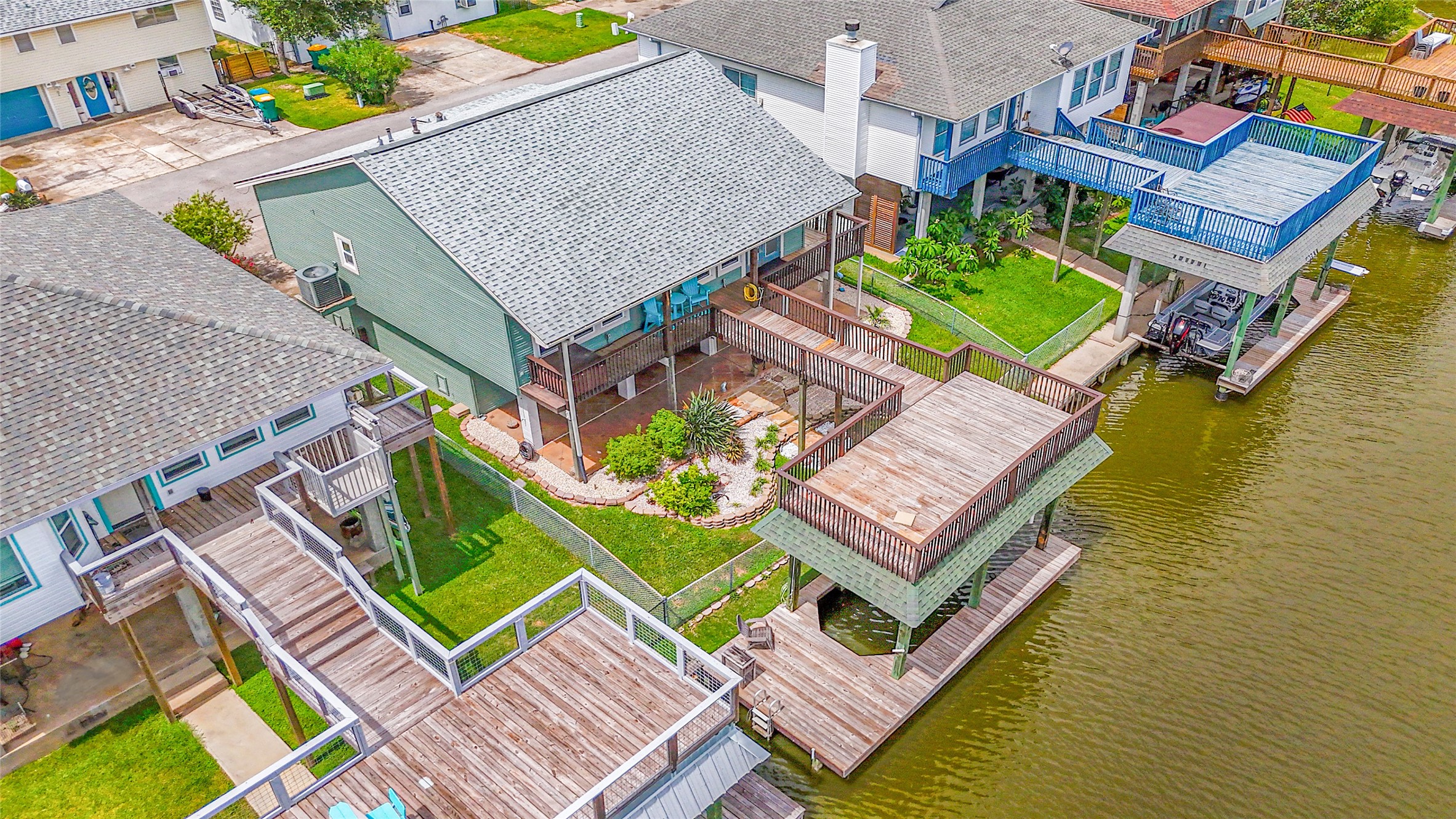 19 N Sandpiper Street, La Marque, TX 77568