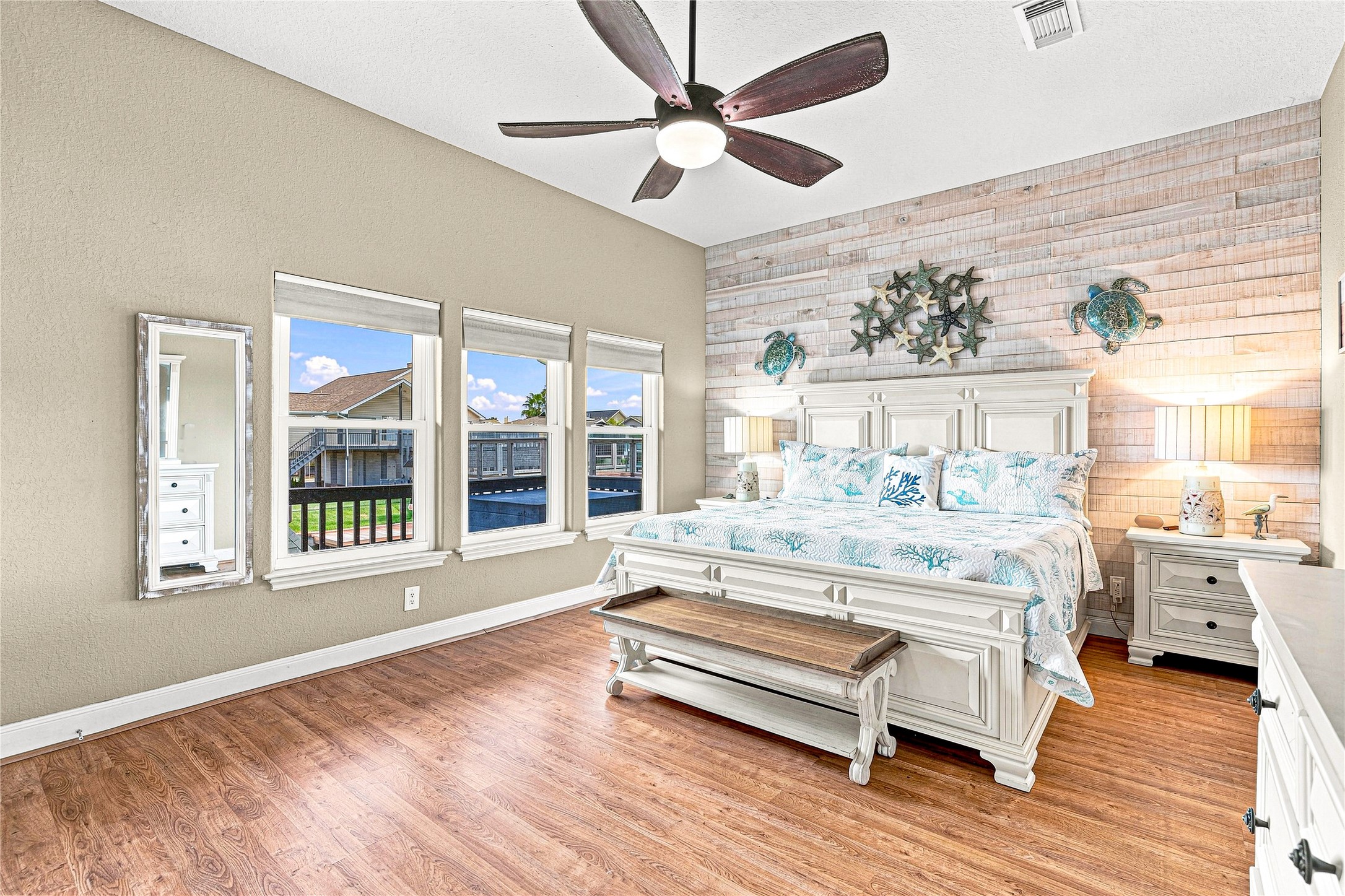 19 N Sandpiper Street, La Marque, TX 77568