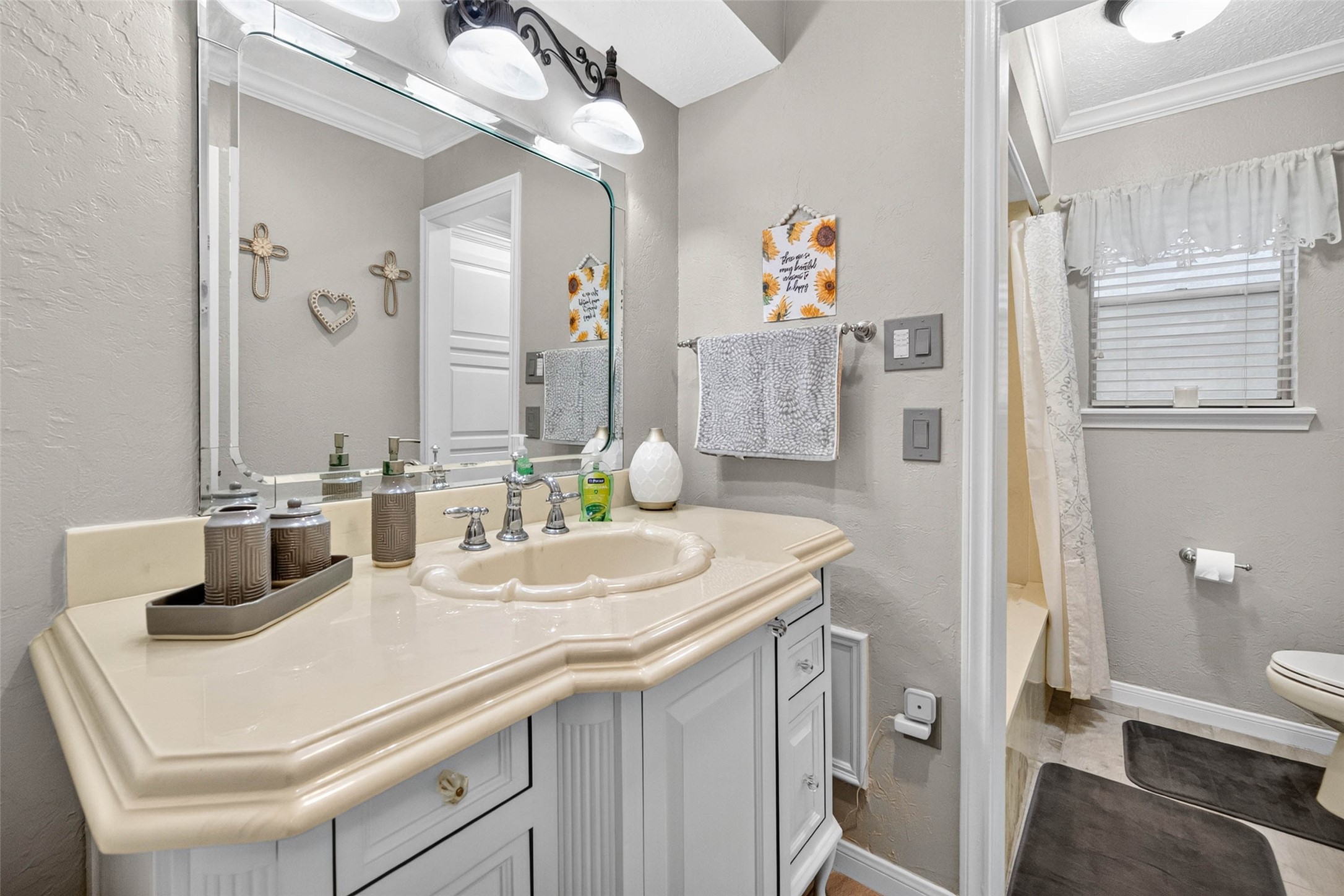 303 Springwood Street, New Caney, TX 77357