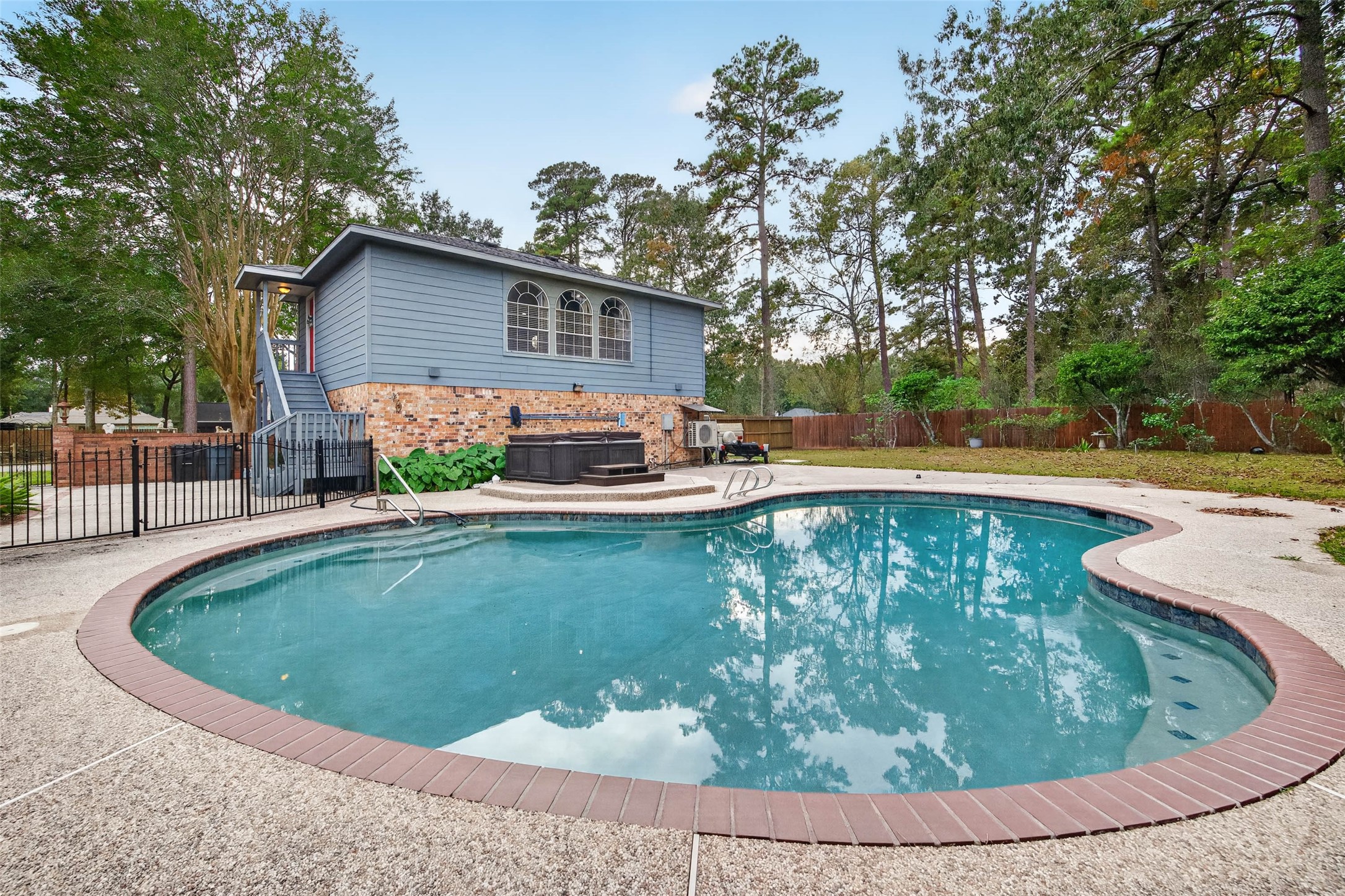 303 Springwood Street, New Caney, TX 77357