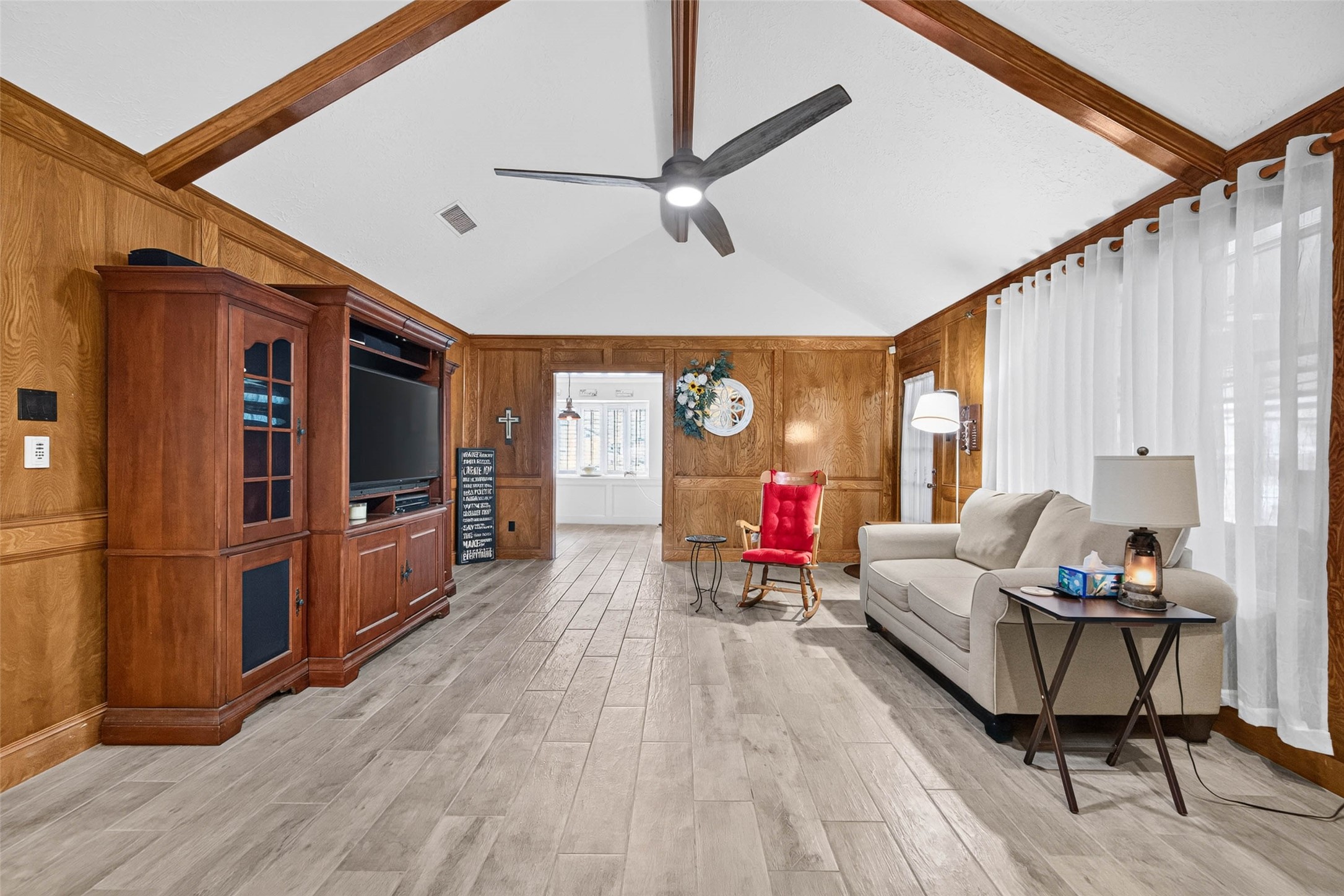 303 Springwood Street, New Caney, TX 77357