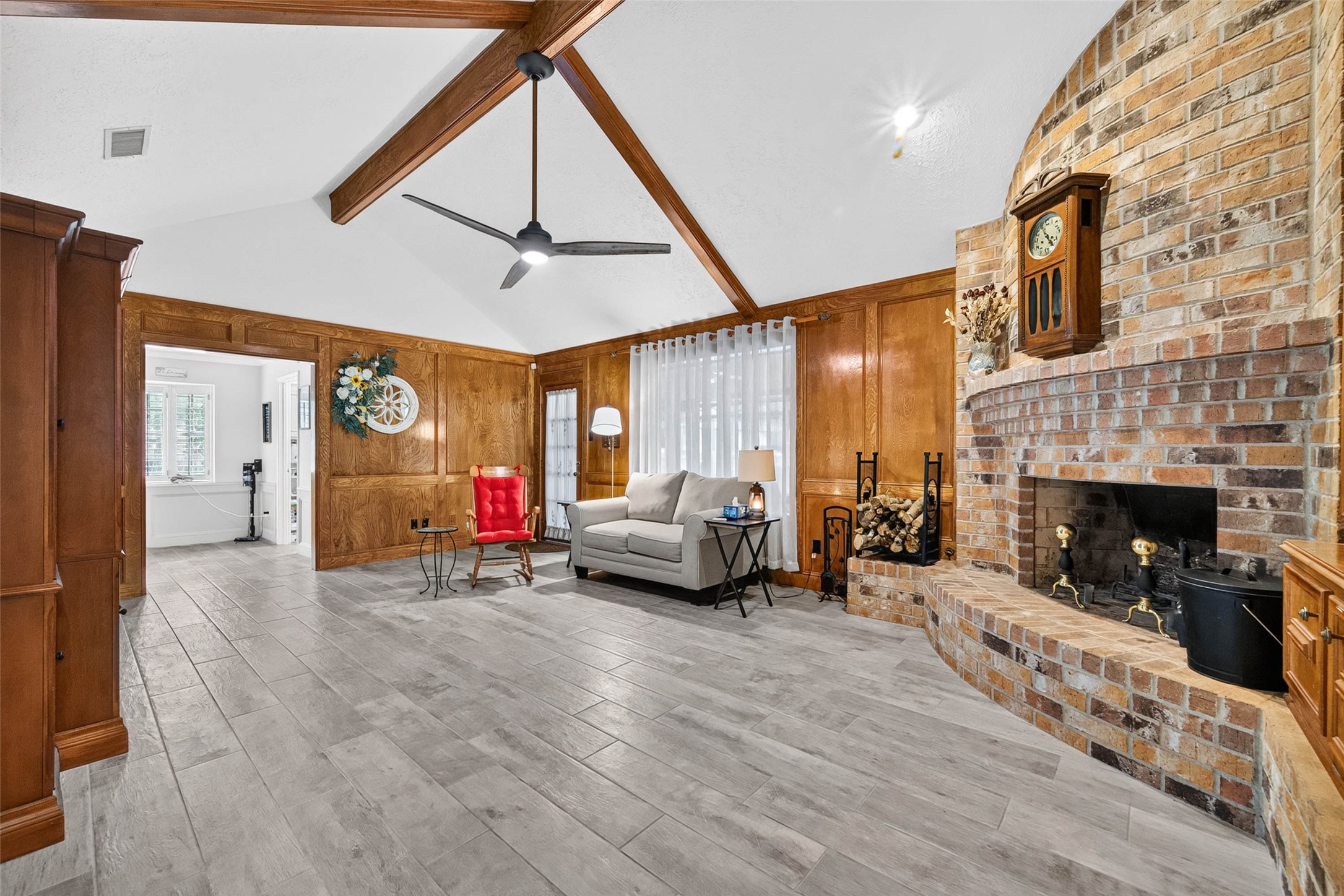 303 Springwood Street, New Caney, TX 77357
