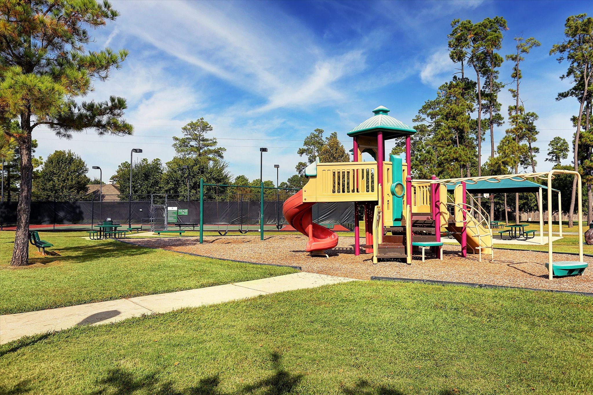 There's more to love beyond your own backyard! Spend an afternoon at the neighborhood playground, enjoy a game of tennis, or simply get outside and make the most of a beautiful day in Northlake Forest.