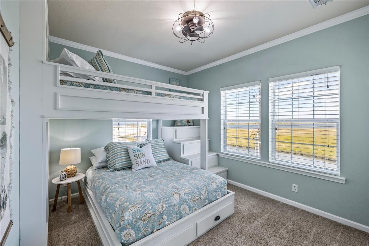 1231 N Stingaree Drive, Crystal Beach, TX 77650