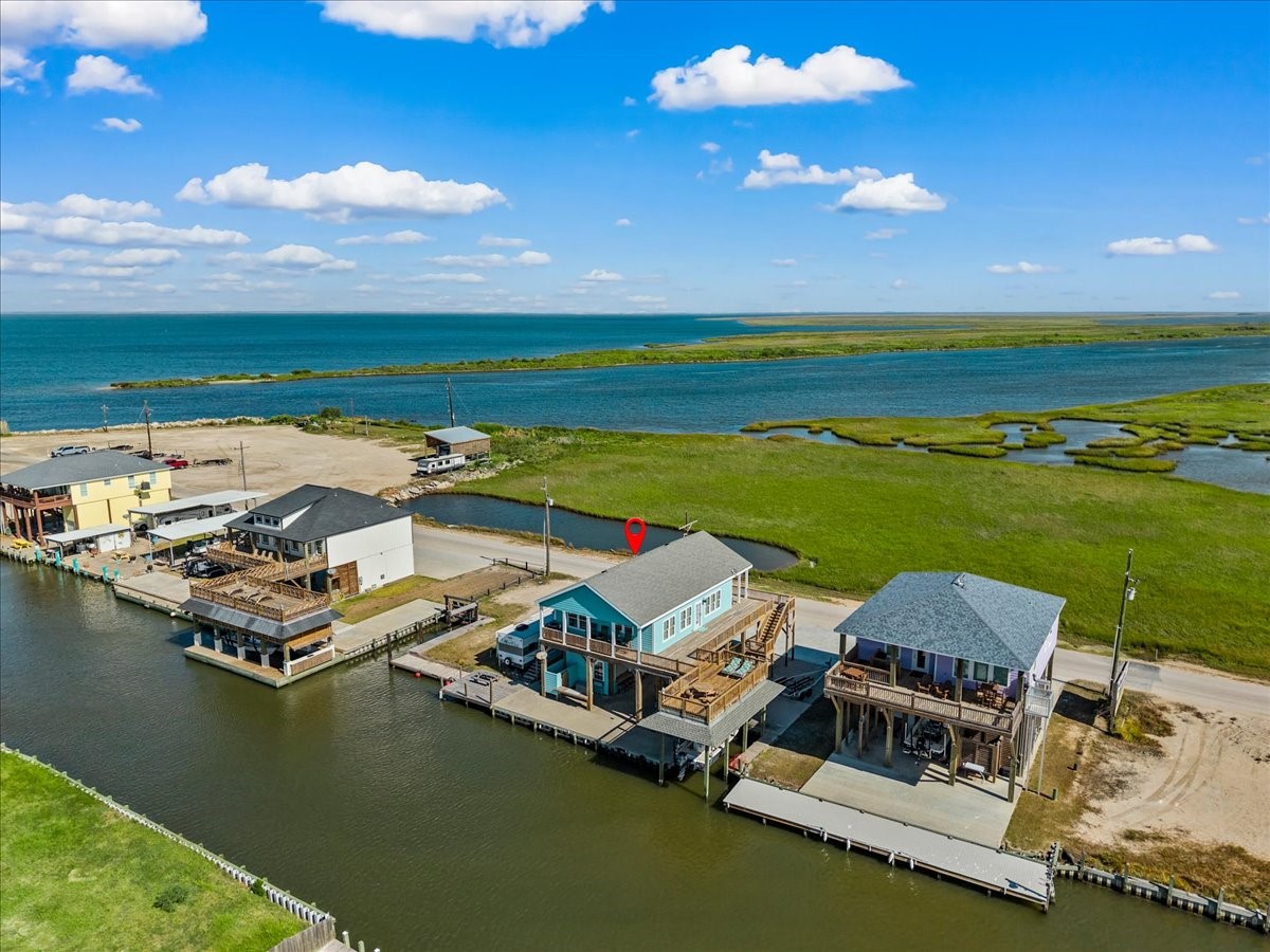 1231 N Stingaree Drive, Crystal Beach, TX 77650