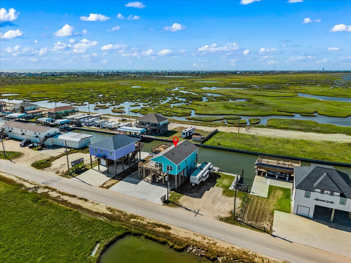 1231 N Stingaree Drive, Crystal Beach, TX 77650