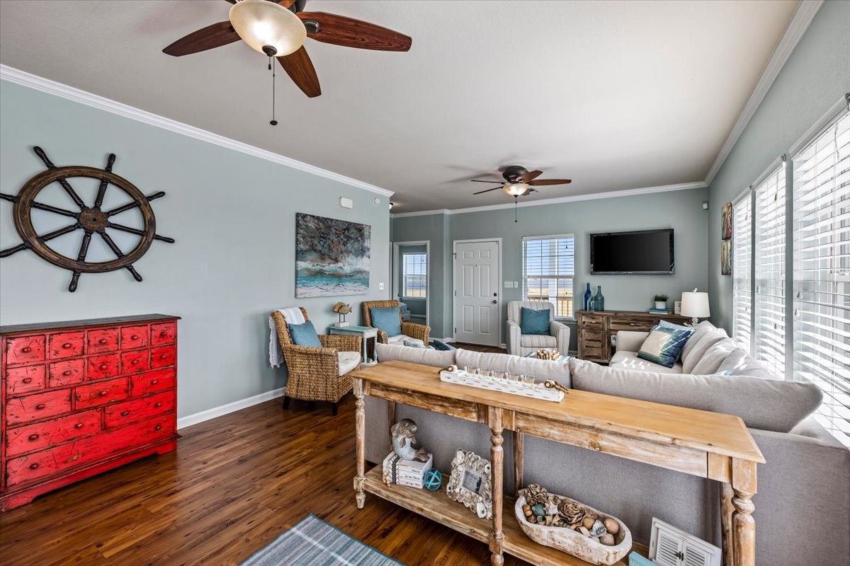 1231 N Stingaree Drive, Crystal Beach, TX 77650