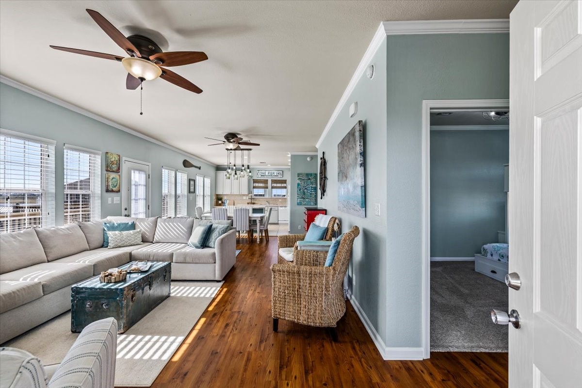 1231 N Stingaree Drive, Crystal Beach, TX 77650