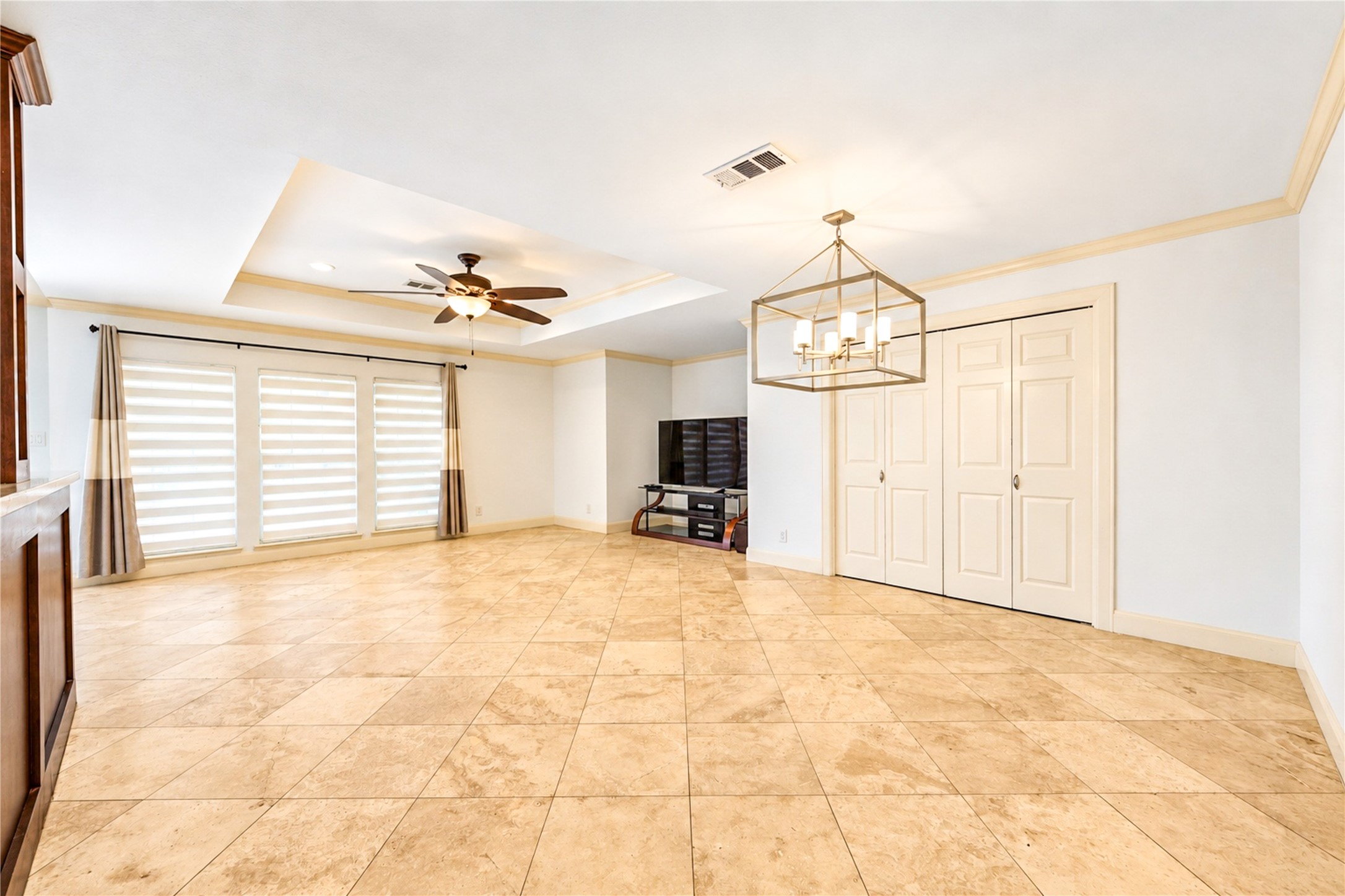 Dining Room/Living Room