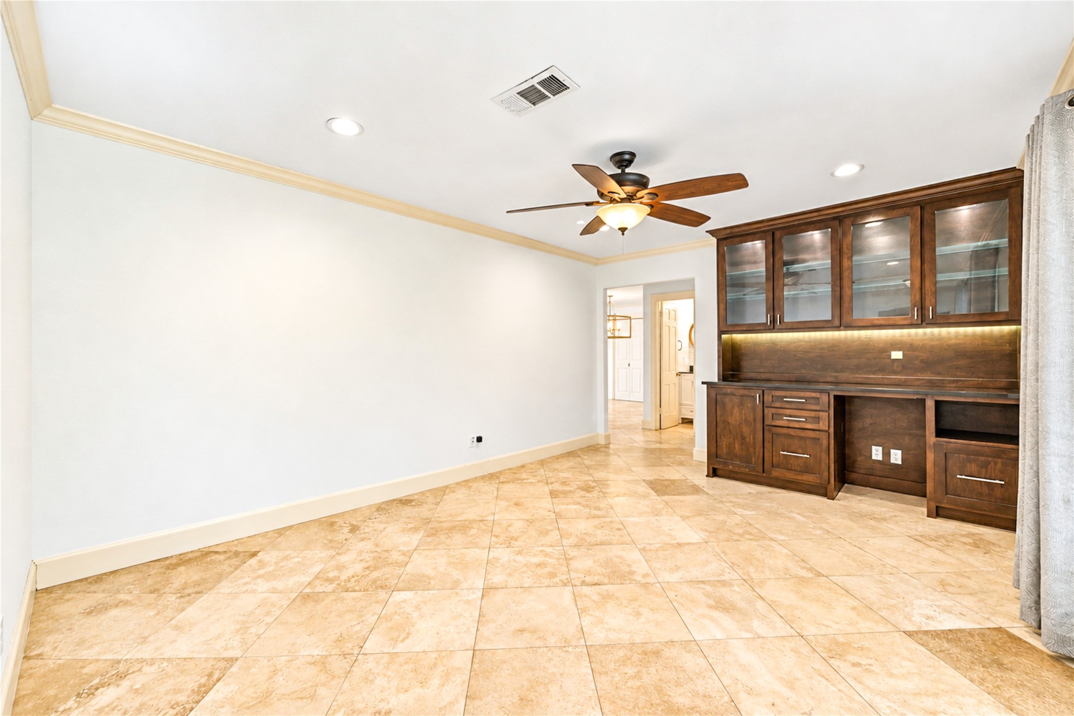 Front Room/Flex Room