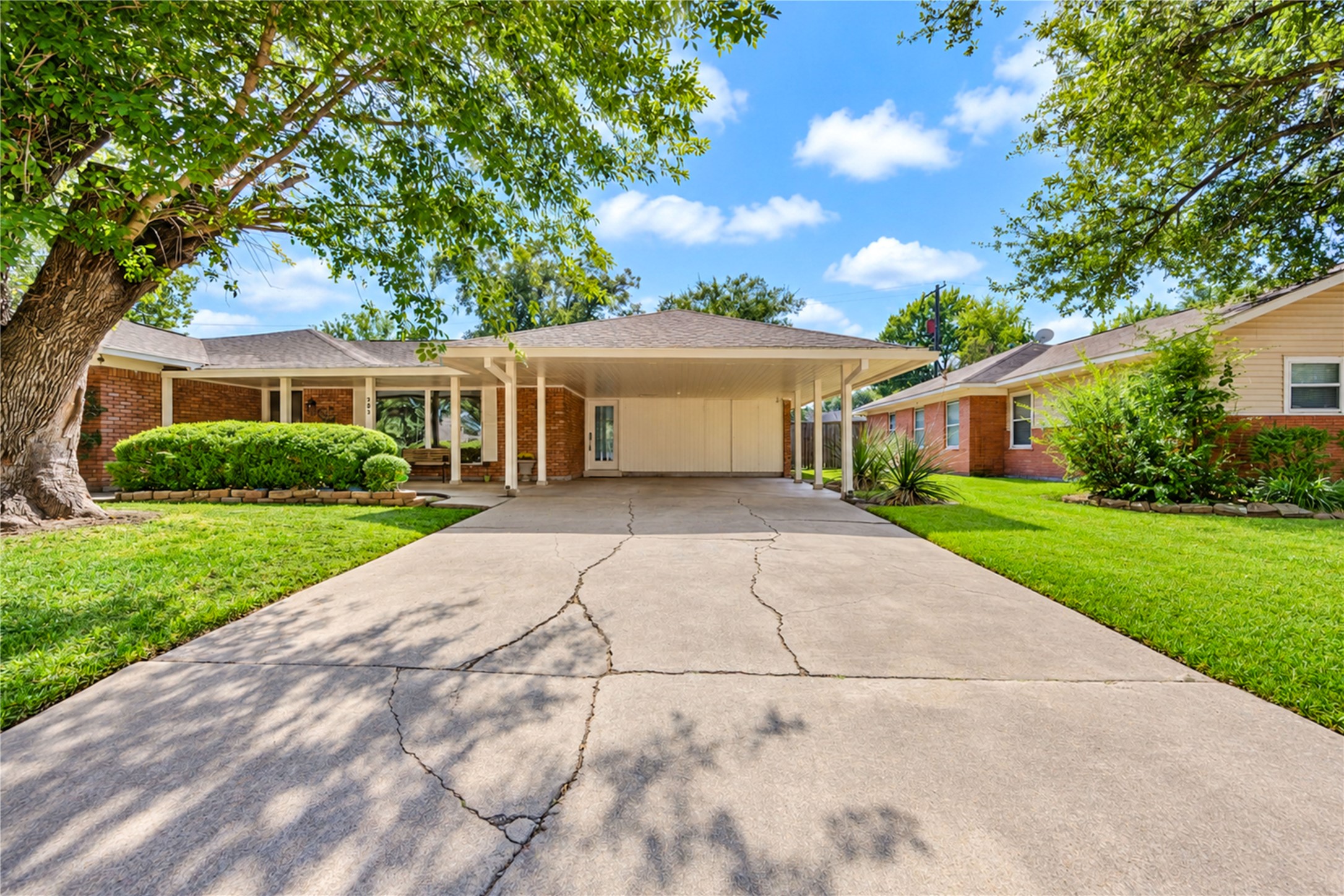 703 Oriole Lane, Pasadena, TX 77502
