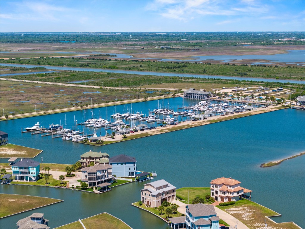2 Loggerhead, Hitchcock, TX 77563