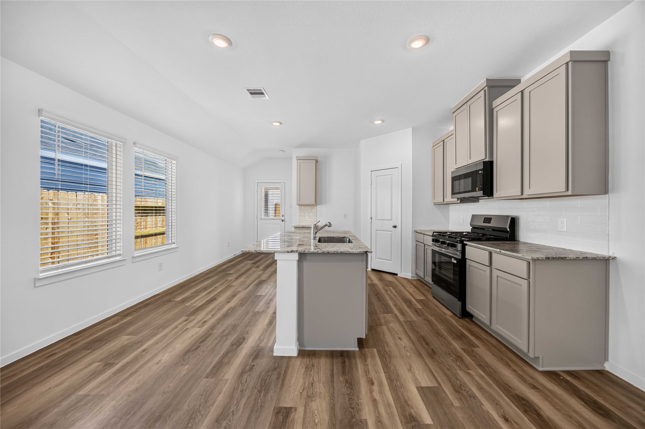5120 Greengrass Willow Way, Houston, TX 77048 5120 Greengrass Willow Way, Houston, TX 77048