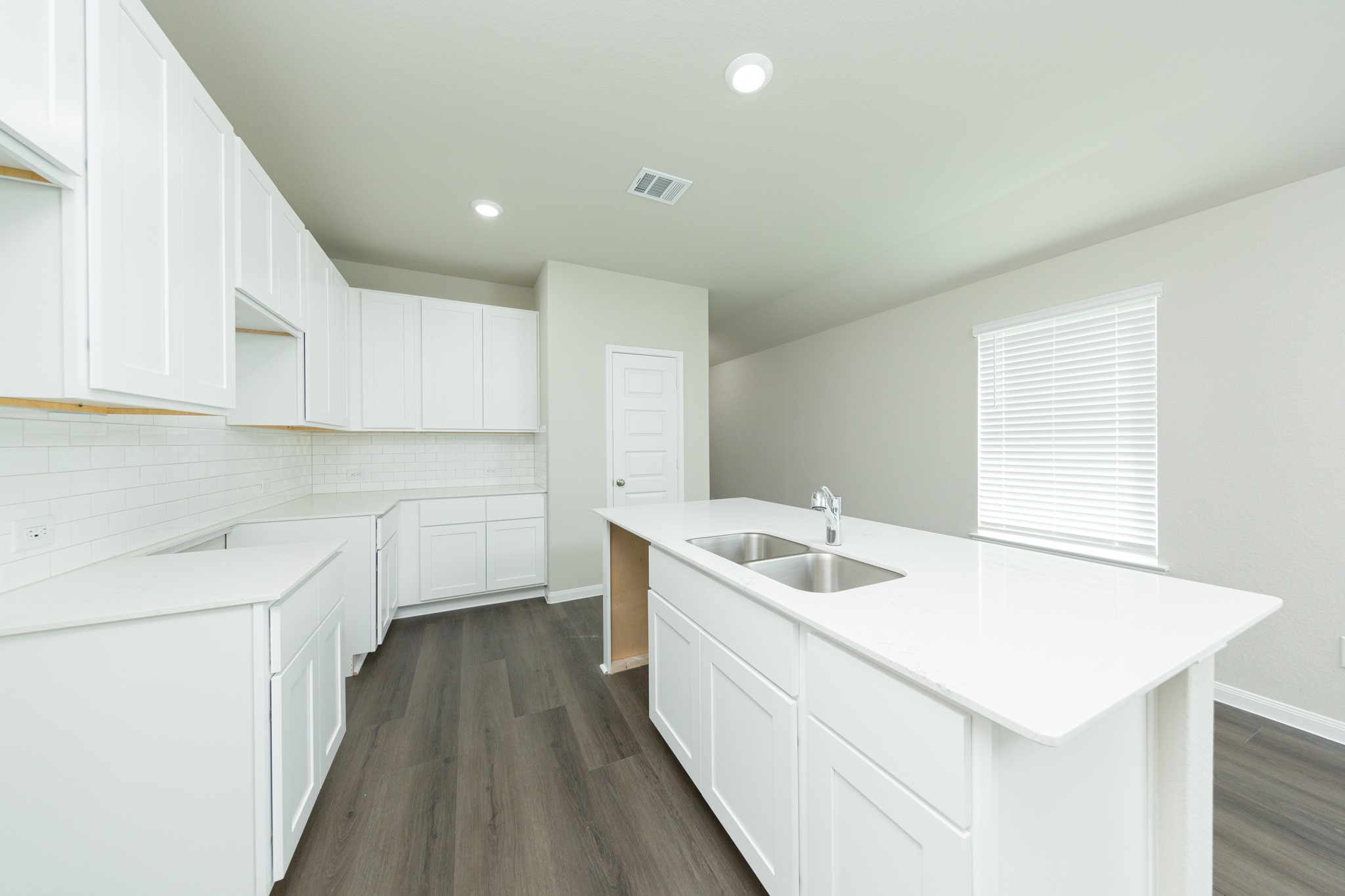 9213 Crestone Peak Drive, Willis, TX 77318 9213 Crestone Peak Drive, Willis, TX 77318