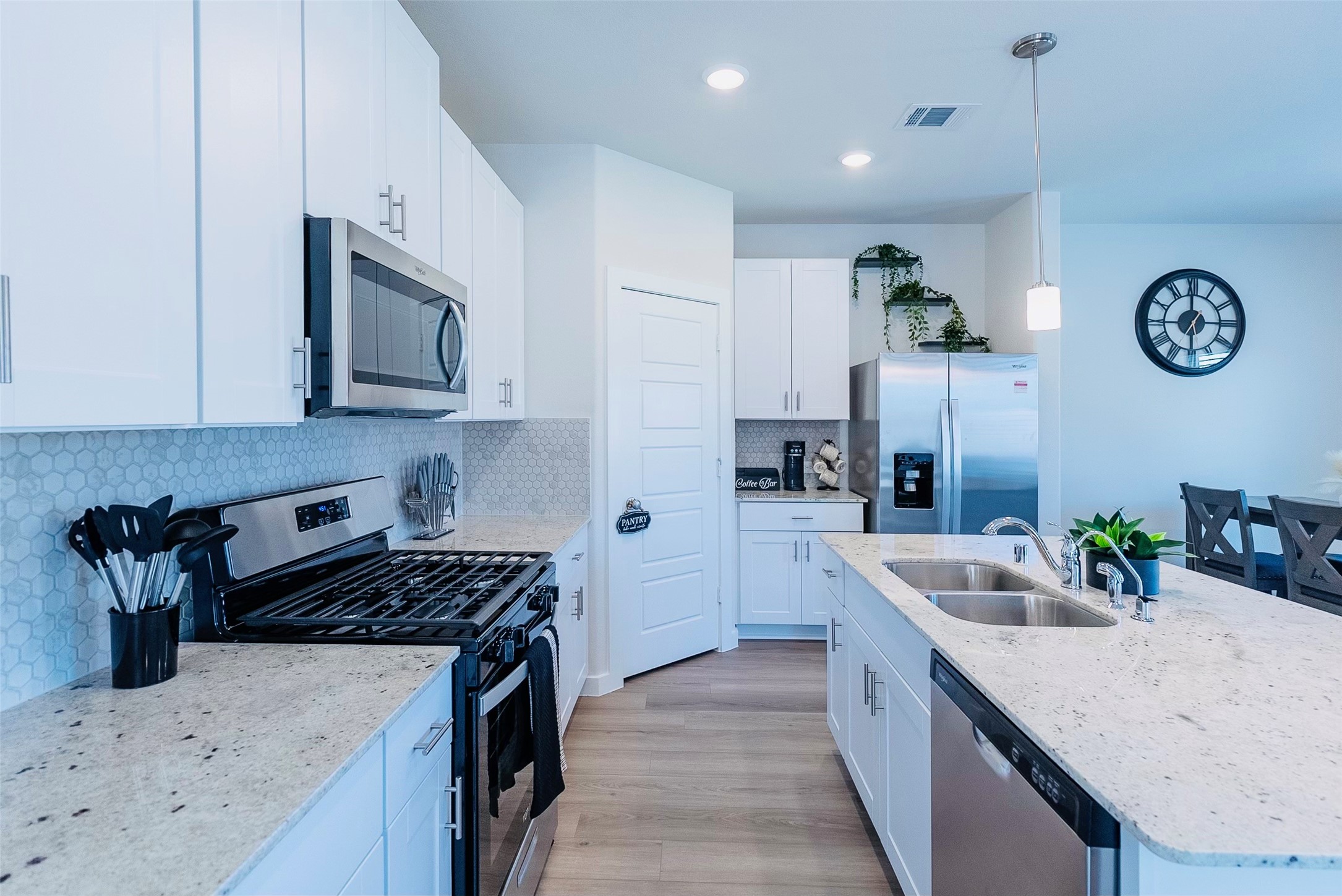 223 Shore Pointe Court, Montgomery, TX 77316