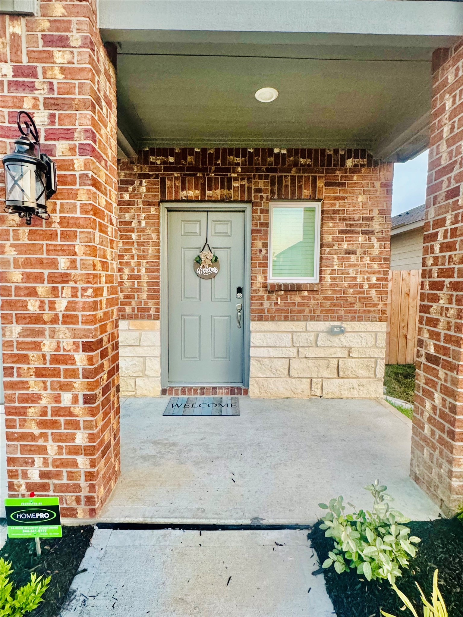223 Shore Pointe Court, Montgomery, TX 77316