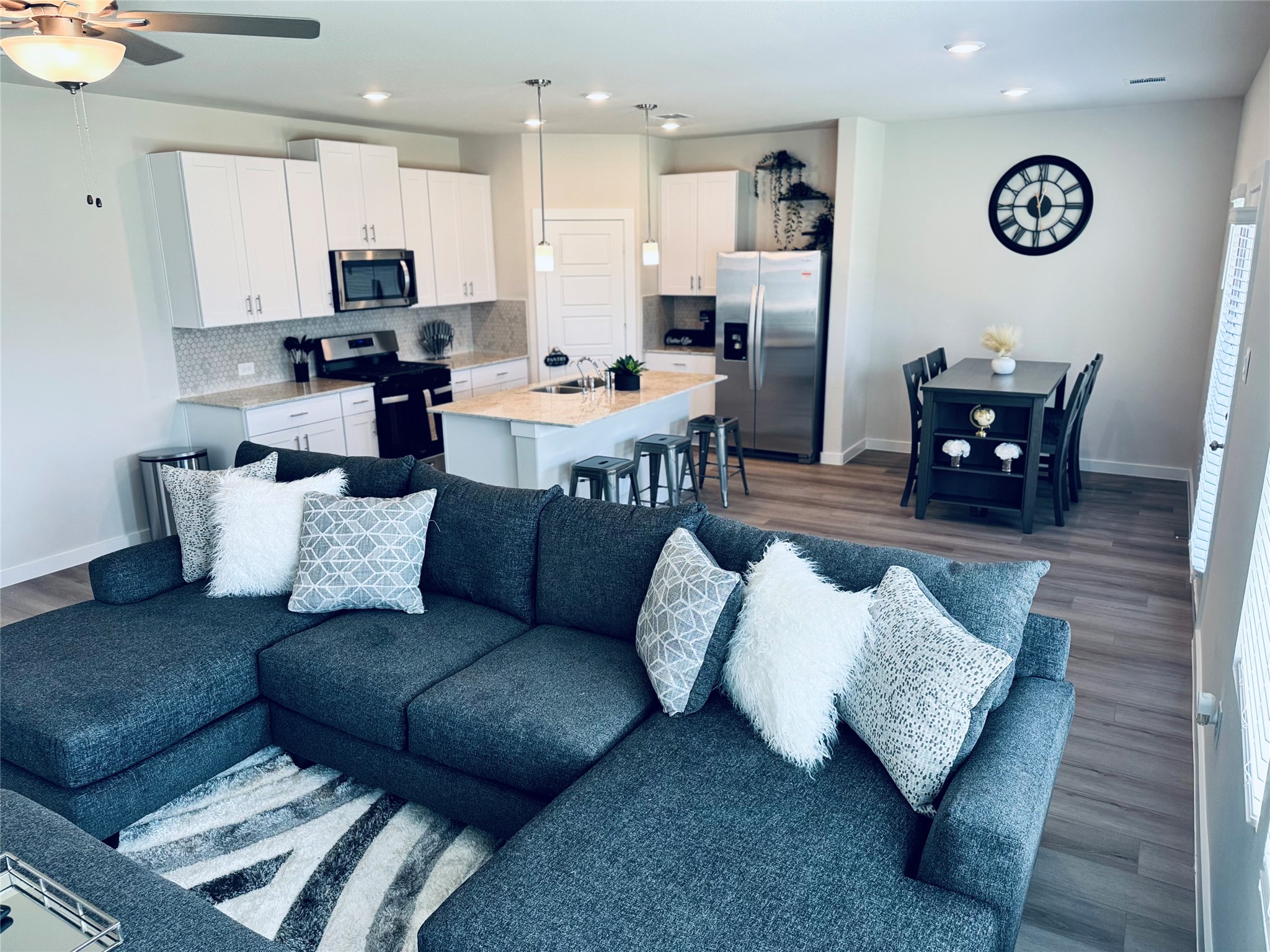 223 Shore Pointe Court, Montgomery, TX 77316