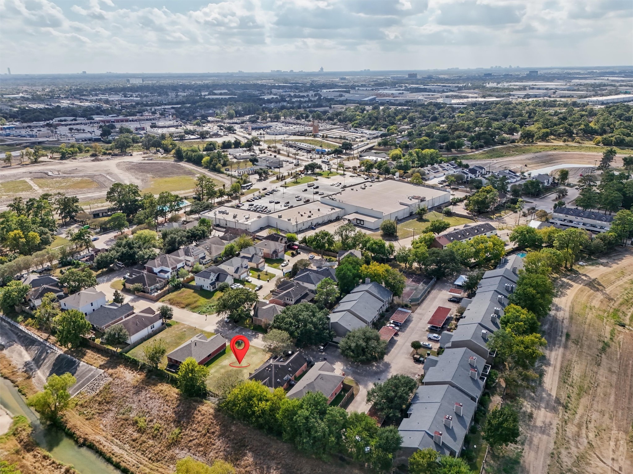 4444 Victory Dr, Houston, TX 77088