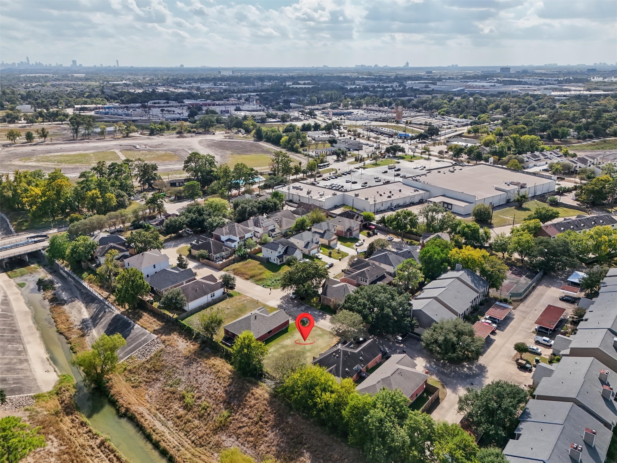4444 Victory Dr, Houston, TX 77088