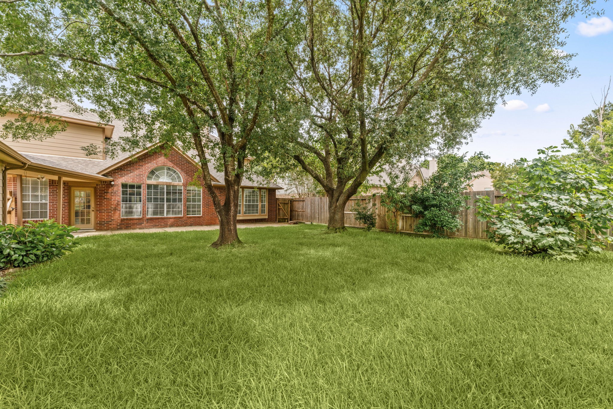 9423 Walnut Brook Court, Houston, TX 77040