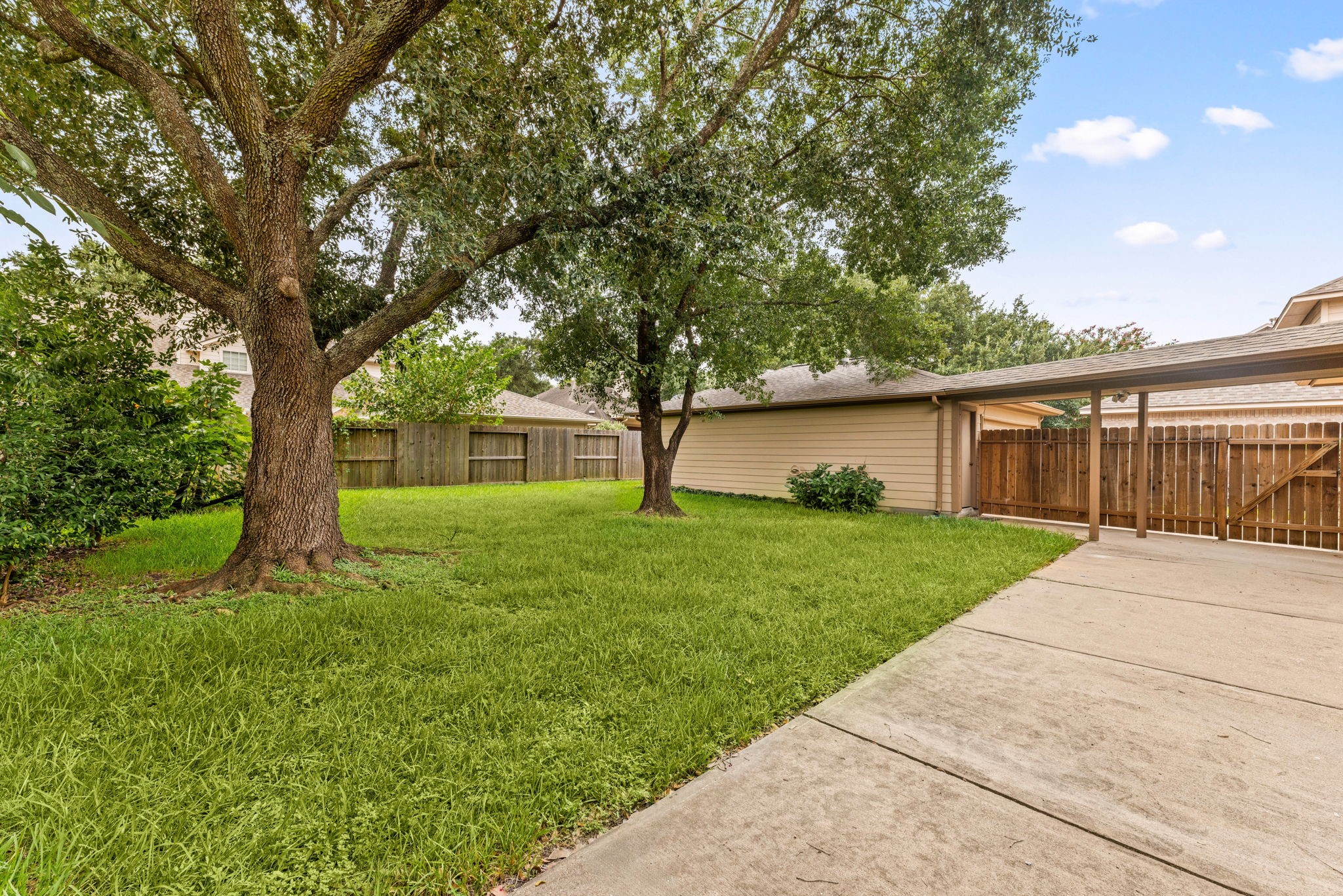 9423 Walnut Brook Court, Houston, TX 77040