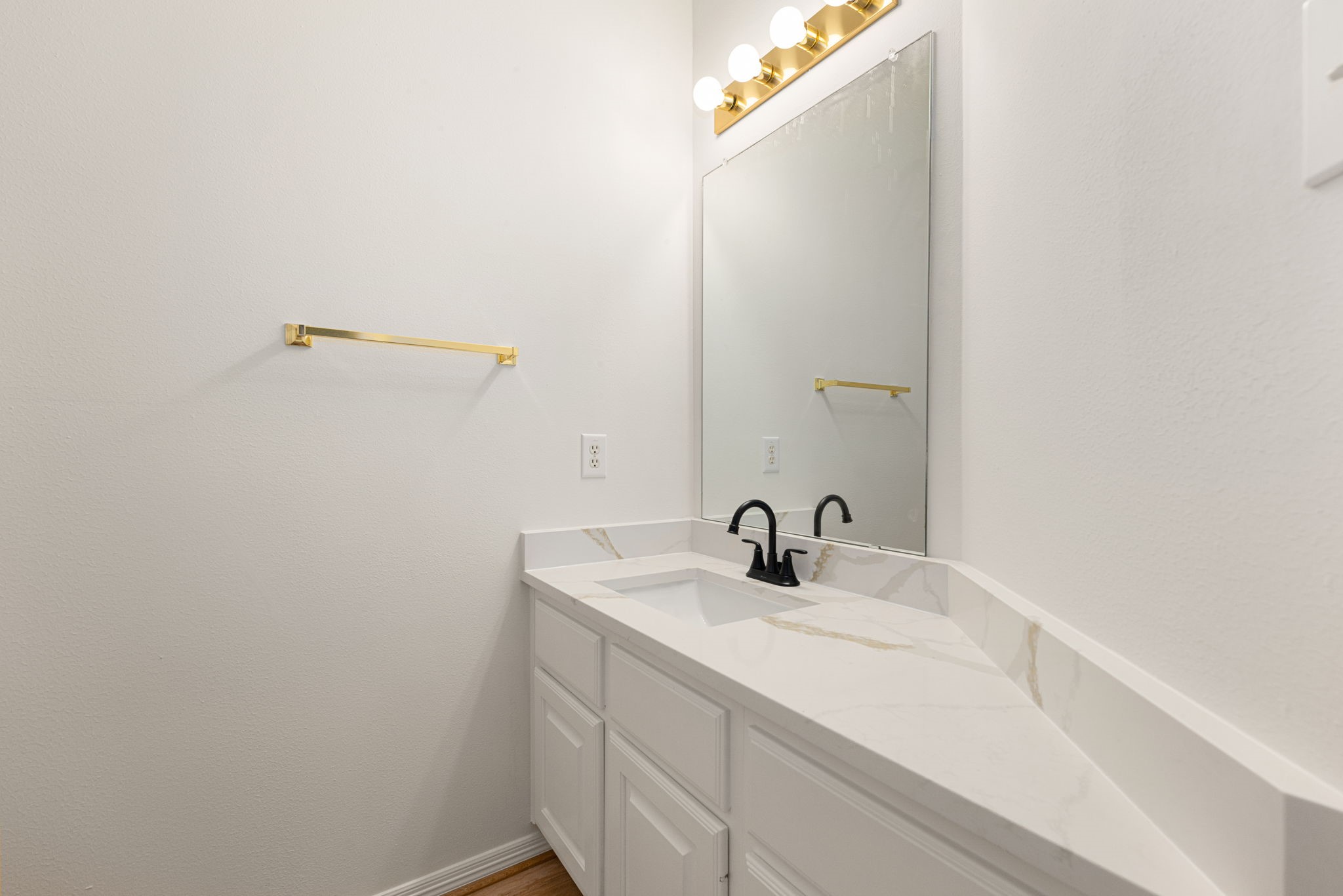 9423 Walnut Brook Court, Houston, TX 77040